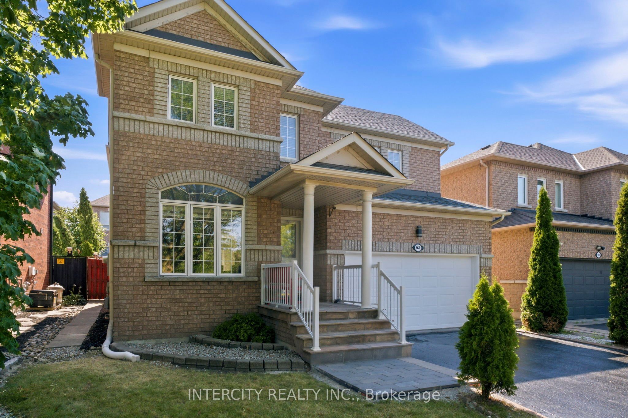 93 Chalone Crescent, Vaughan, ON L4H 1V6 photo 3