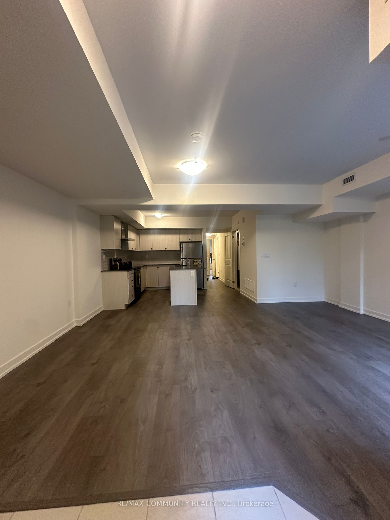 58 Elizabeth Street S 2103, Richmond Hill, ON L4C 5W2