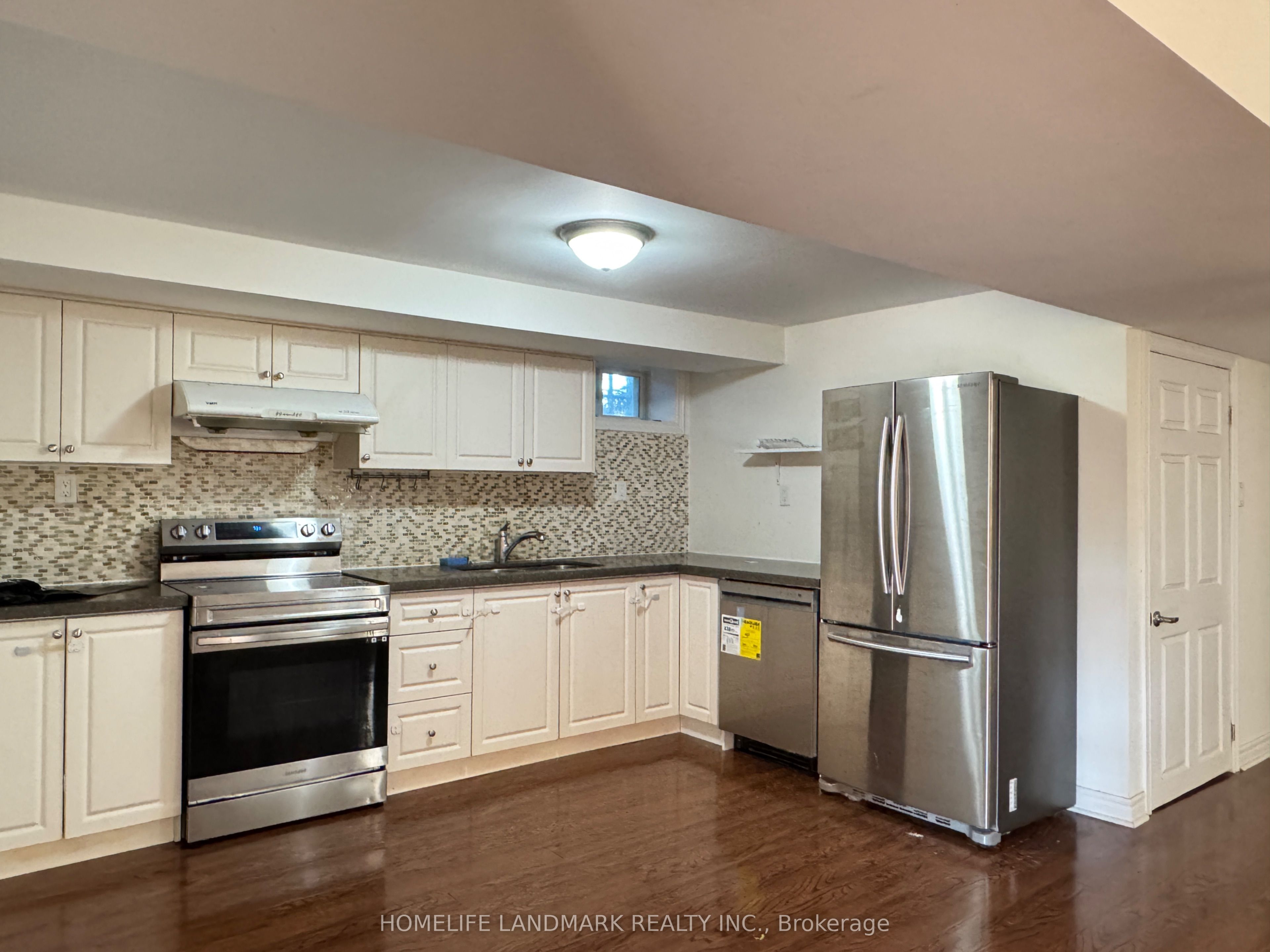 32 Escapade Drive Lower, Richmond Hill, ON L4E 4X7 photo 4
