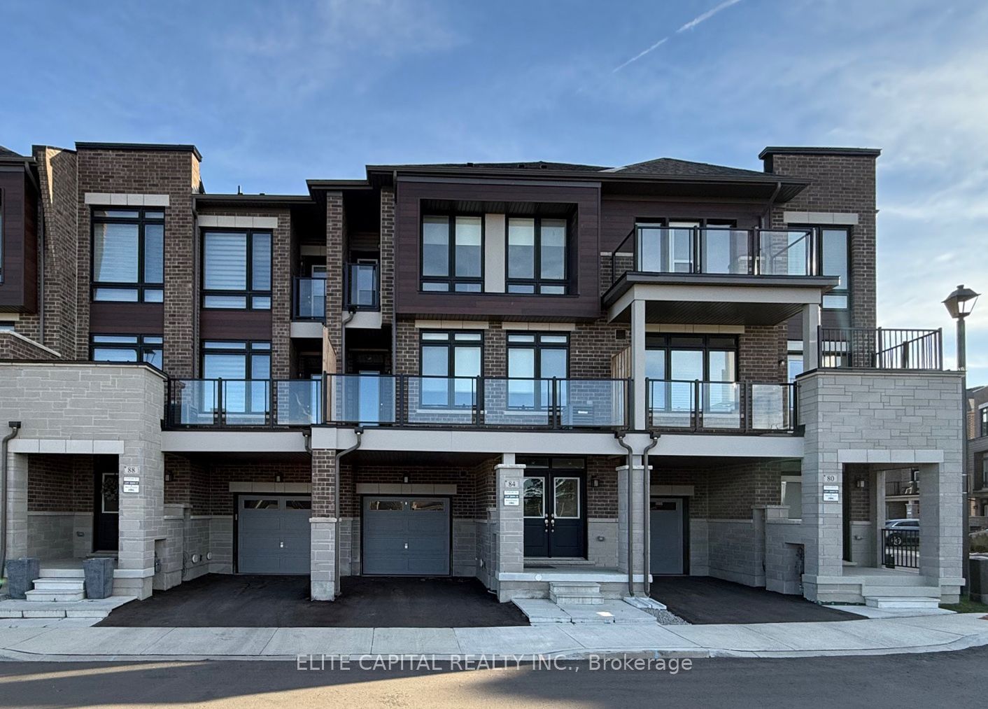 84 Holyrood Crescent, Vaughan, ON L4H 5G2