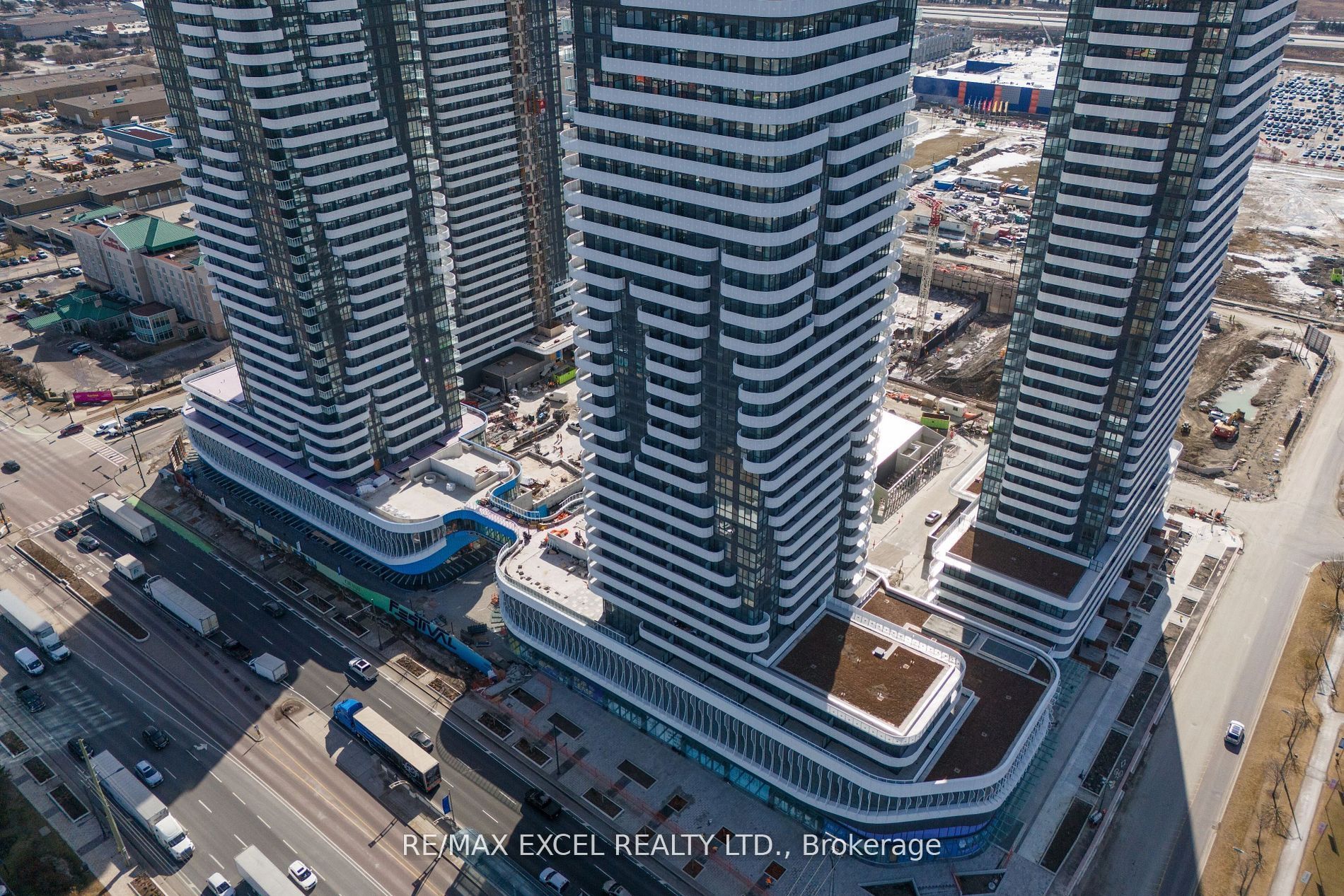 225 Commerce Street 3910, Vaughan, ON L4K 5C3
