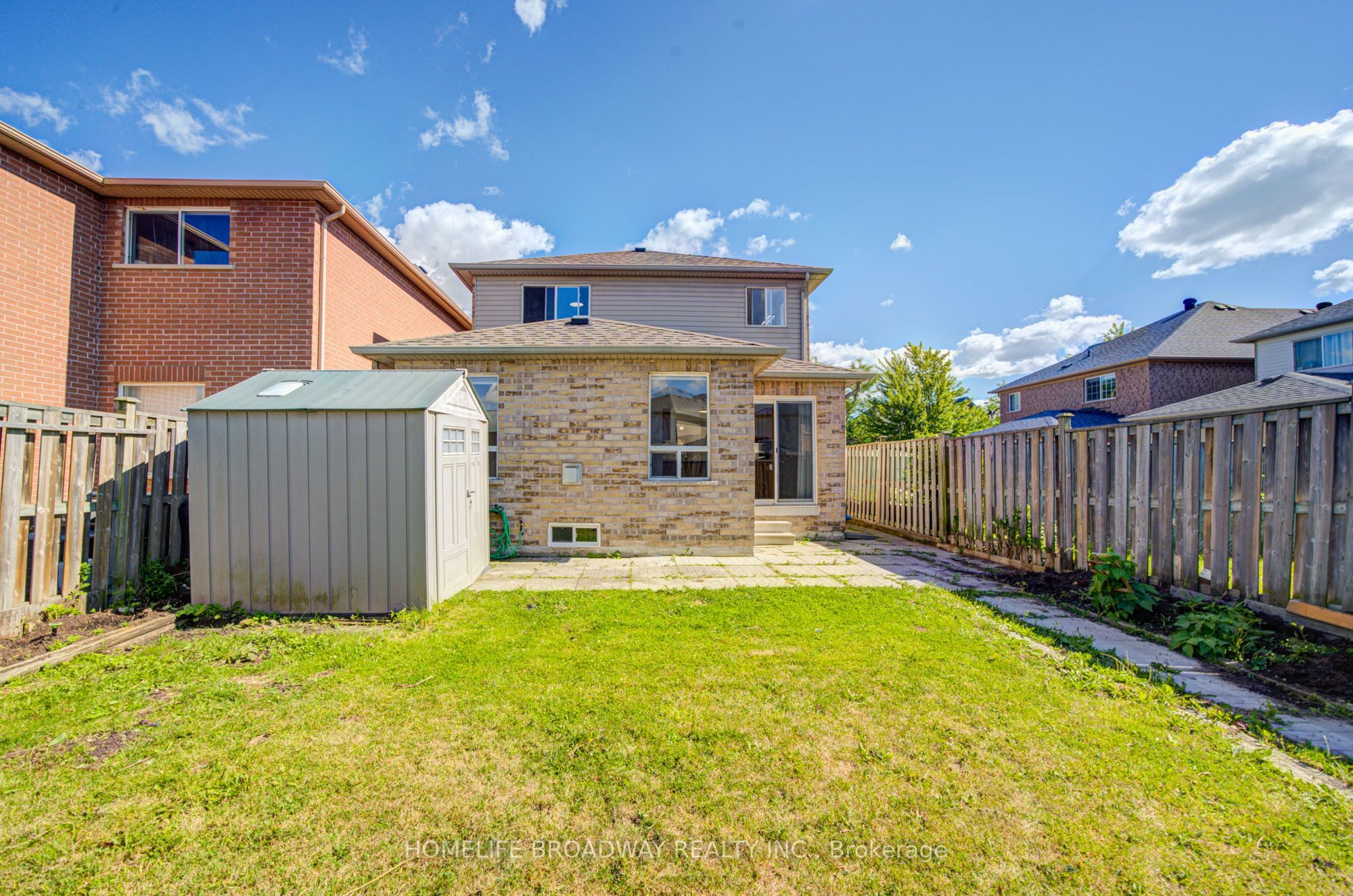 16 Raymond Bartlett Avenue, Markham, ON L3R 5H7 photo 2