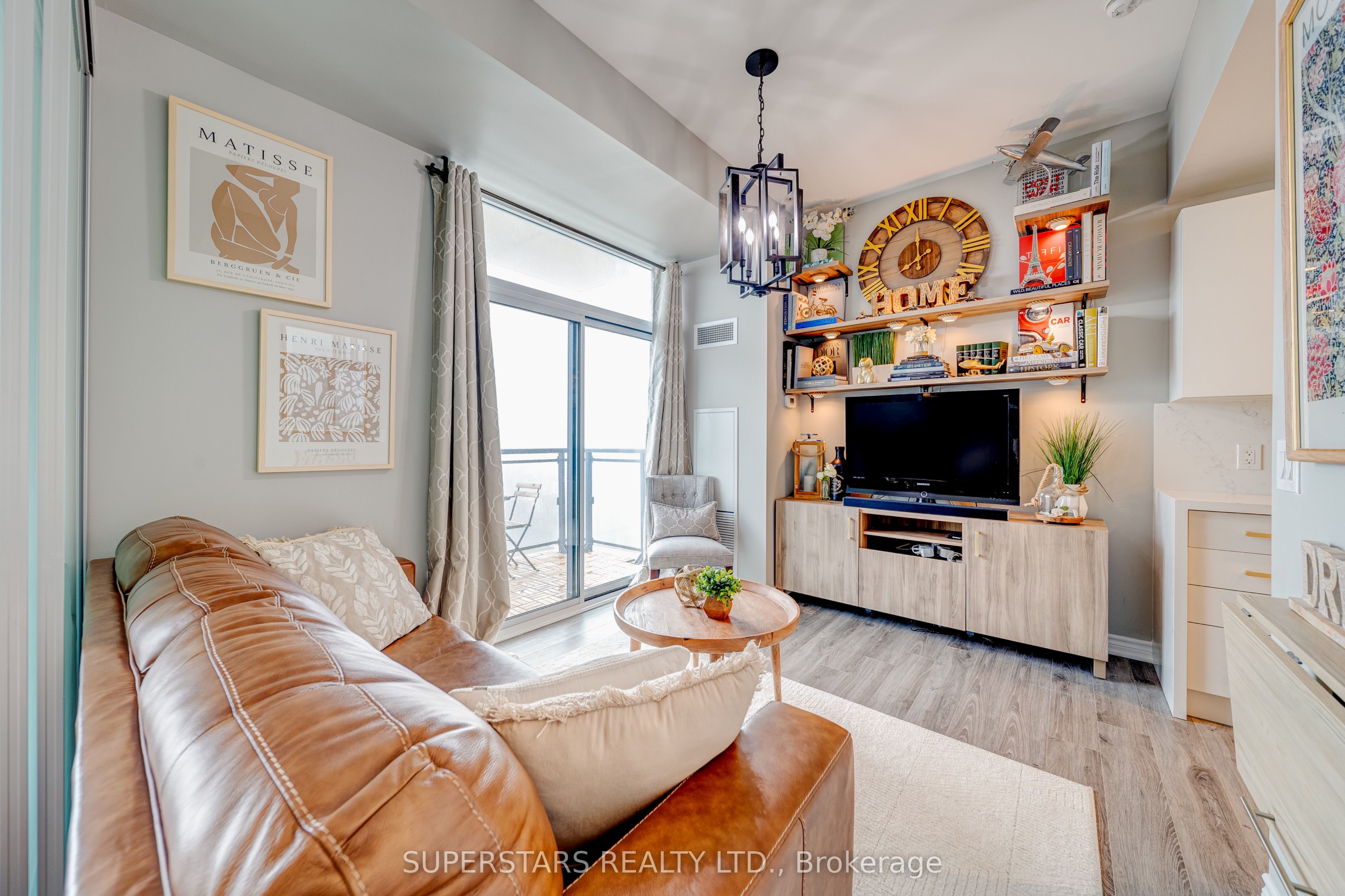 11611 Yonge Street 525, Richmond Hill, ON L4E 1G2 photo 2
