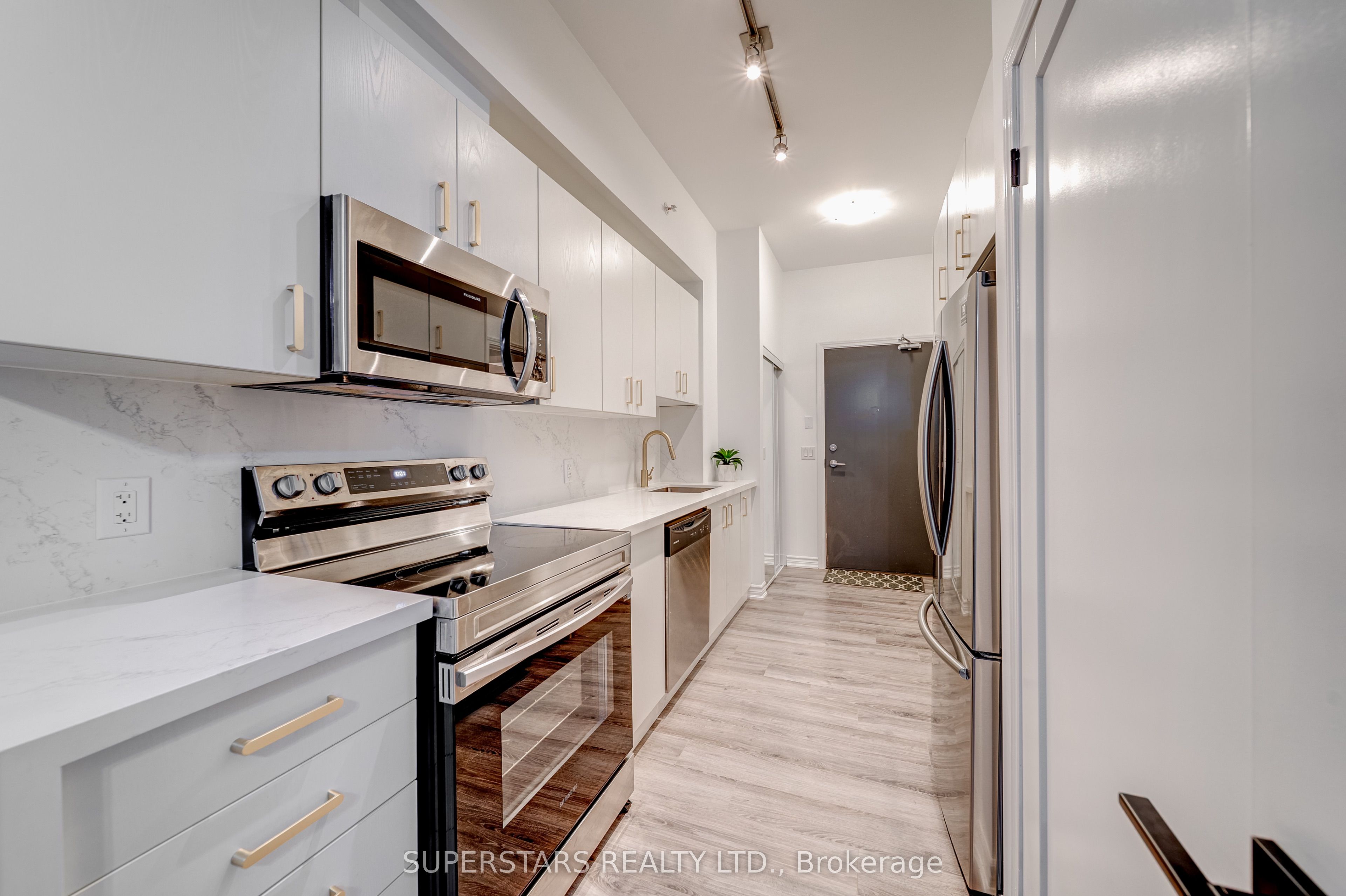 11611 Yonge Street 525, Richmond Hill, ON L4E 1G2 photo 4