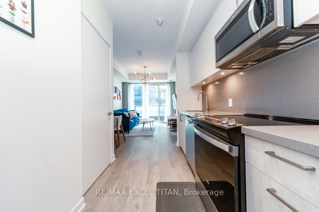 8868 Yonge Street 602E, Richmond Hill, ON L4C 1Z8 photo 4