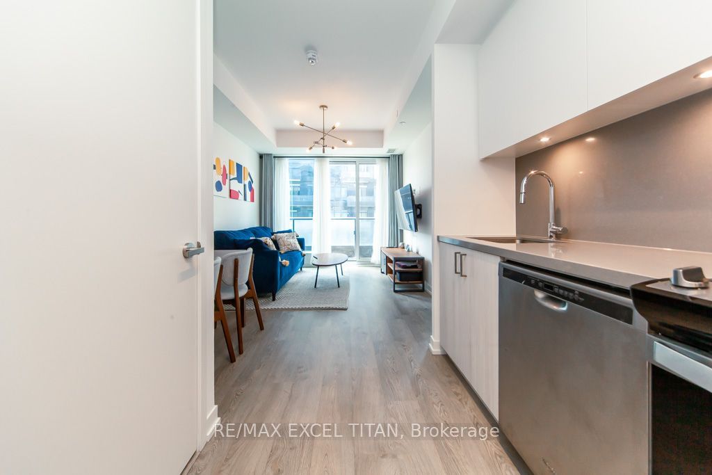 8868 Yonge Street 602E, Richmond Hill, ON L4C 1Z8 photo 5