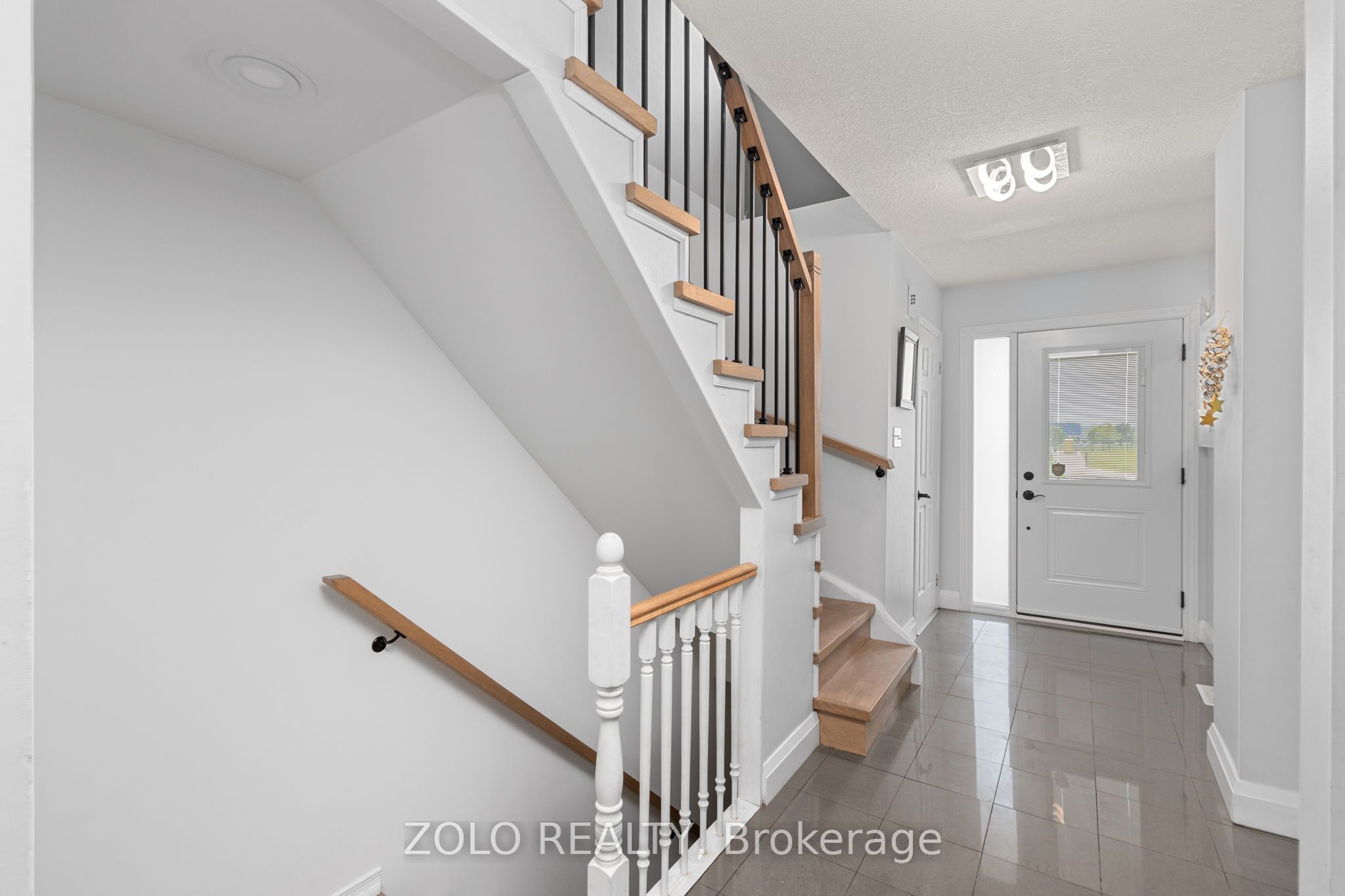 176 Fairwood Drive, Georgina, ON L4P 3Y3 photo 3