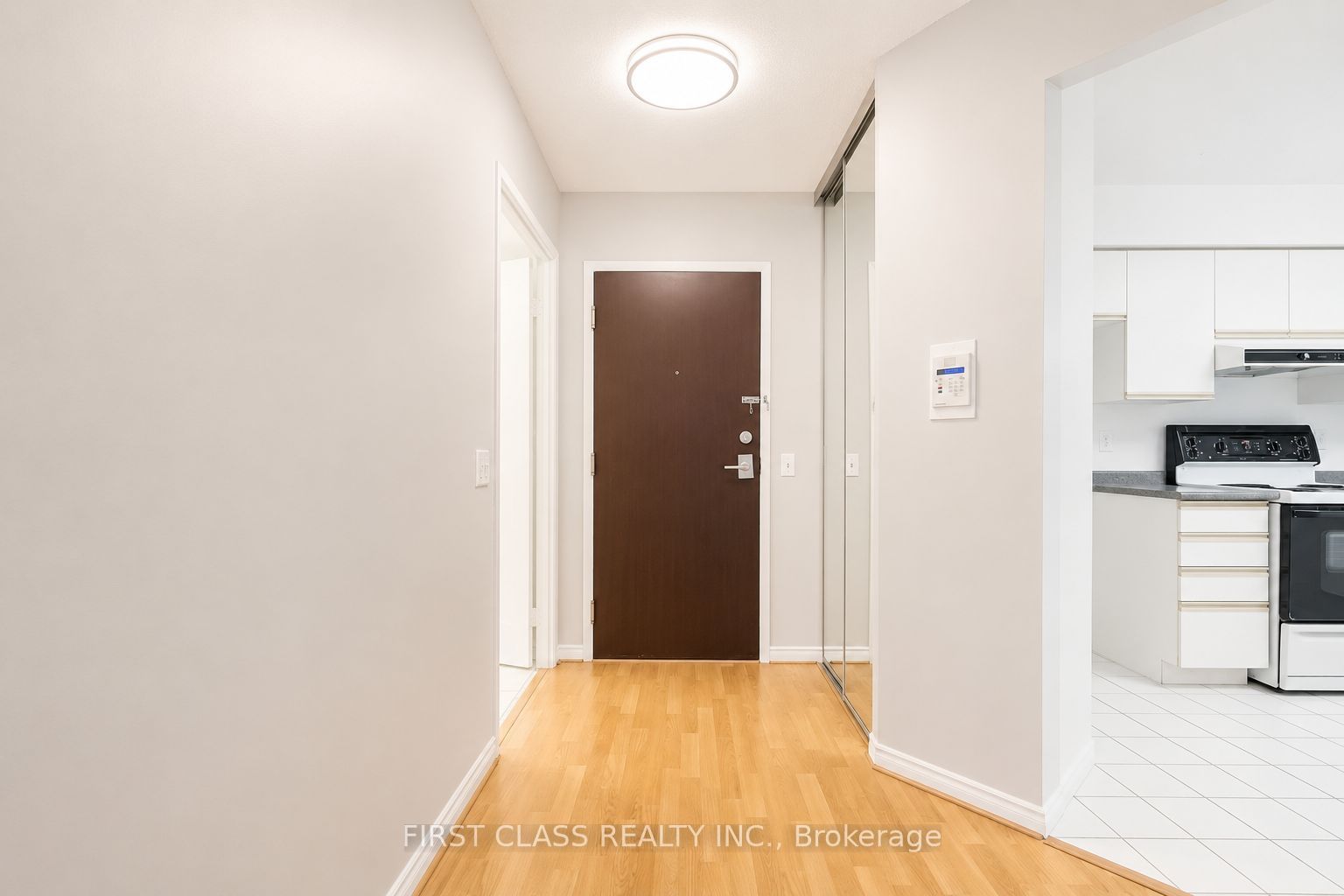 91 Townsgate Drive 106, Vaughan, ON L4J 8E8 photo 5