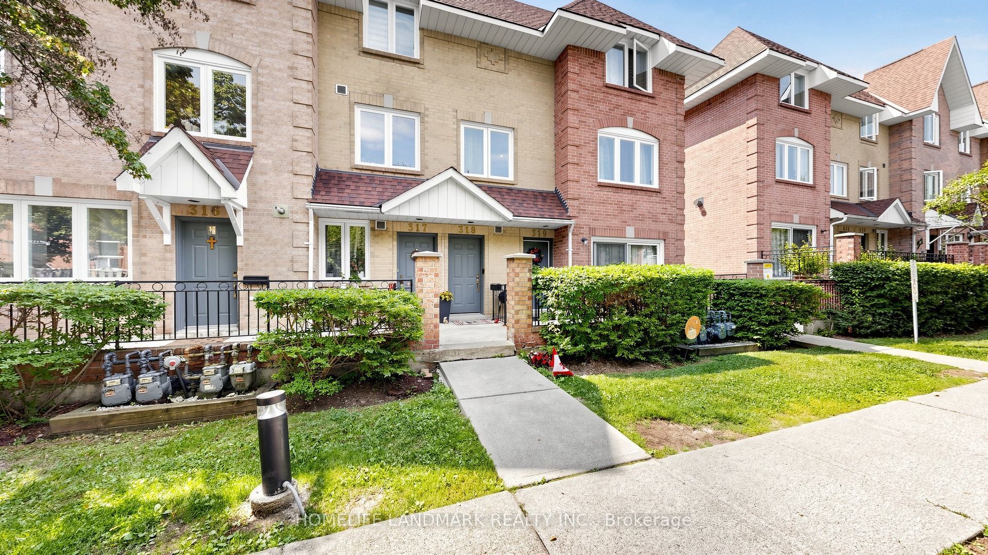 75 Weldrick Road E 318, Richmond Hill, ON L4C 0H9 photo 2