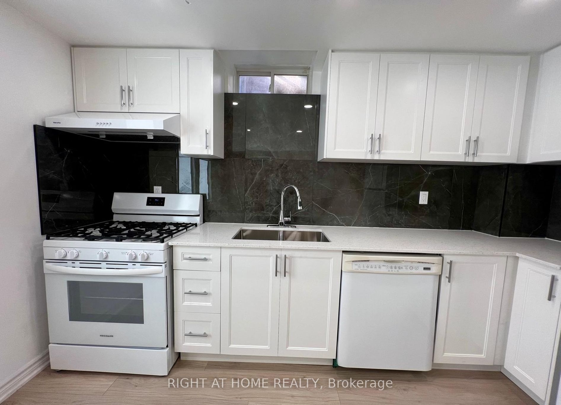 99 Ascalon Drive, Vaughan, ON L6A 0M4 photo 5