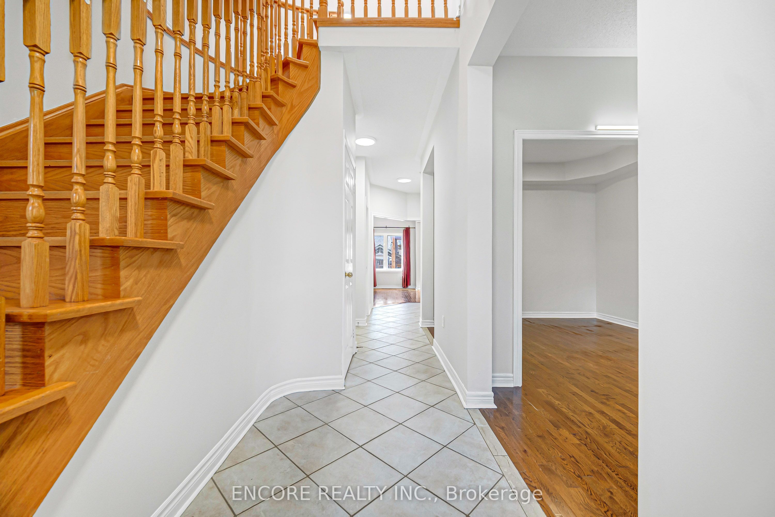 34 John Gary Drive, Markham, ON L3R 5E7 photo 4