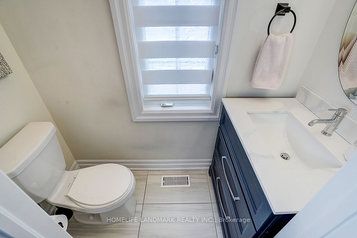 56 Botelho Circle, Aurora, ON L4G 3X2 photo 4
