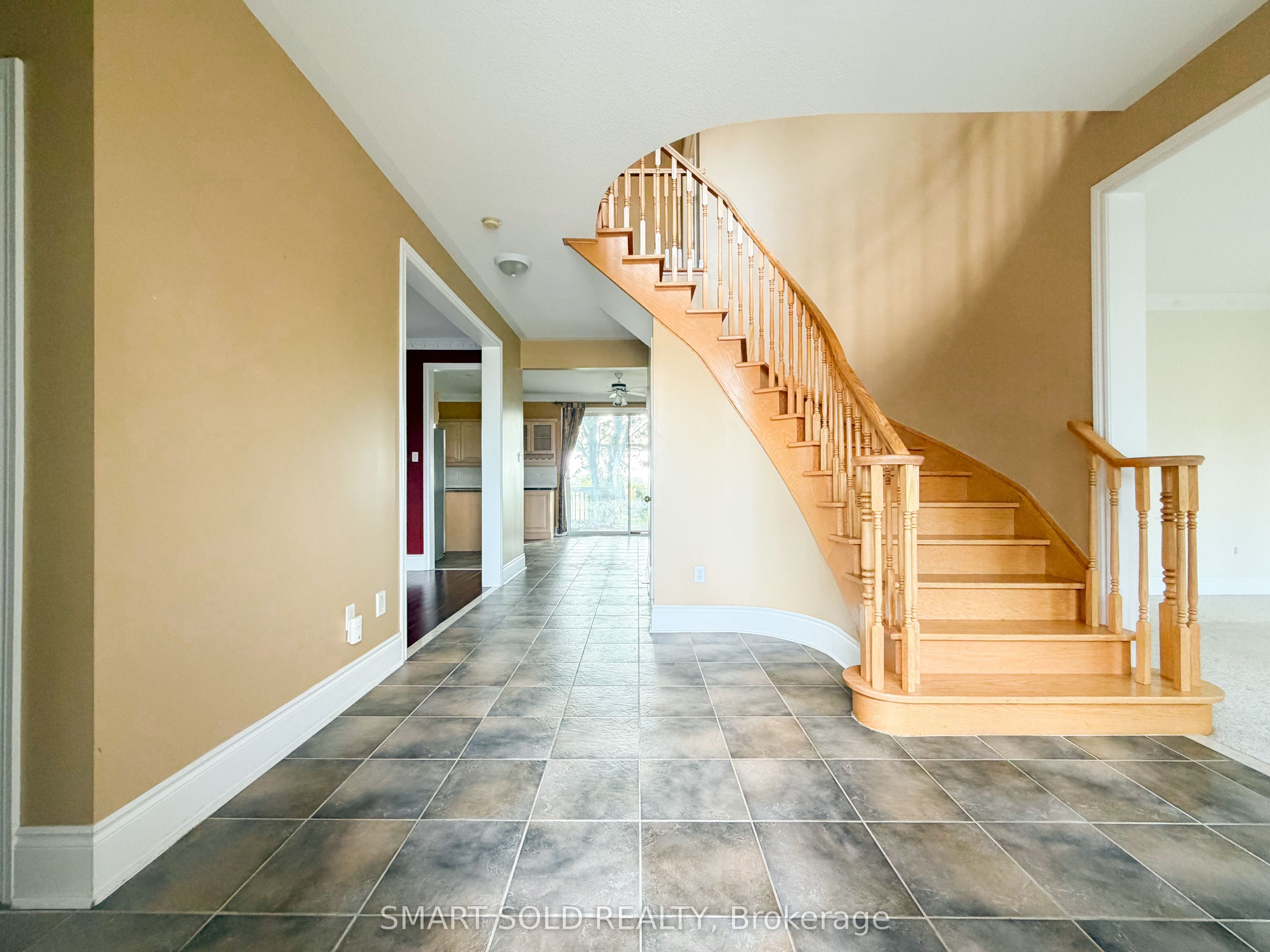 704 Foxcroft Boulevard, Newmarket, ON L3X 1N2 photo 3