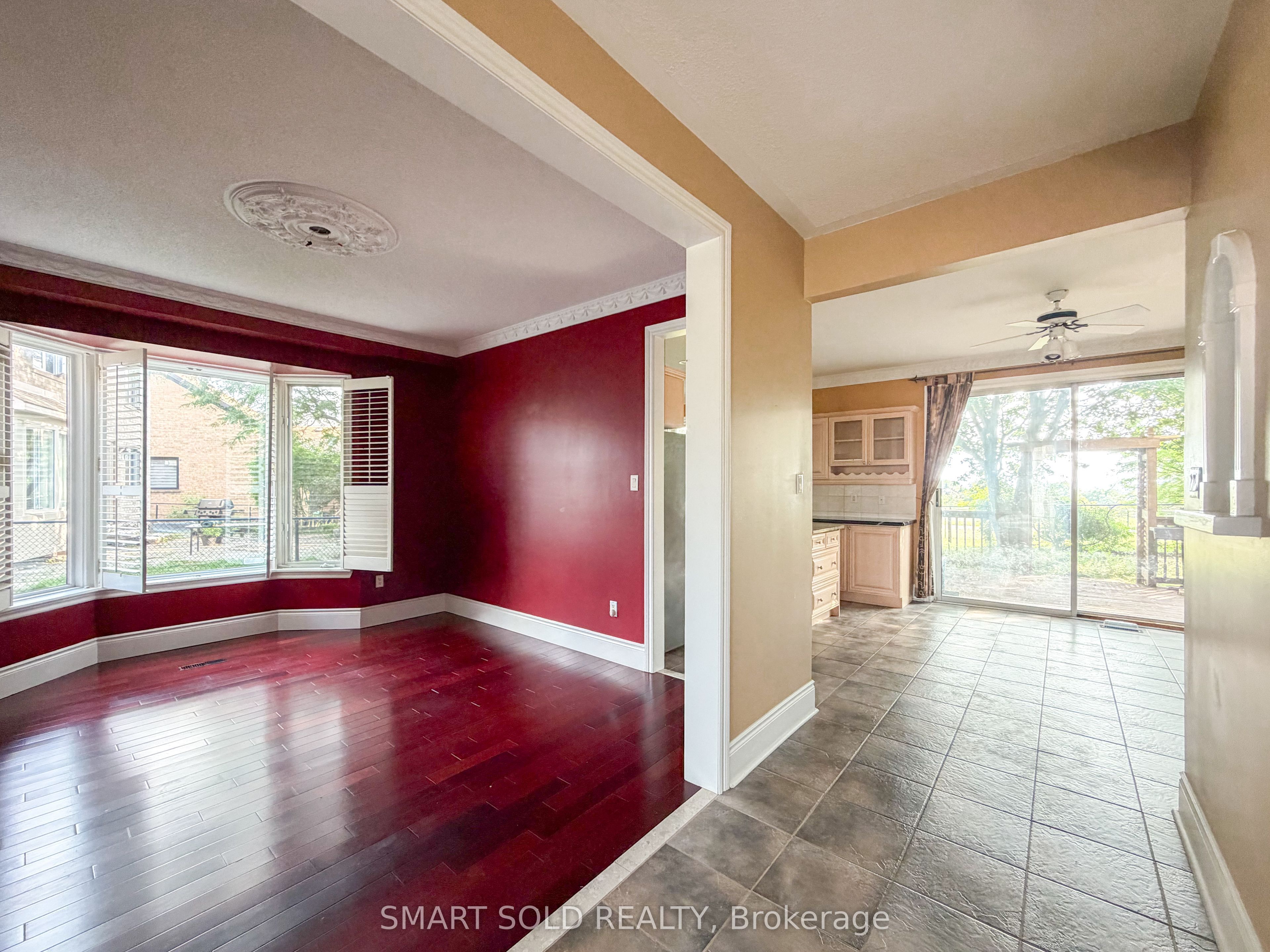 704 Foxcroft Boulevard, Newmarket, ON L3X 1N2 photo 4