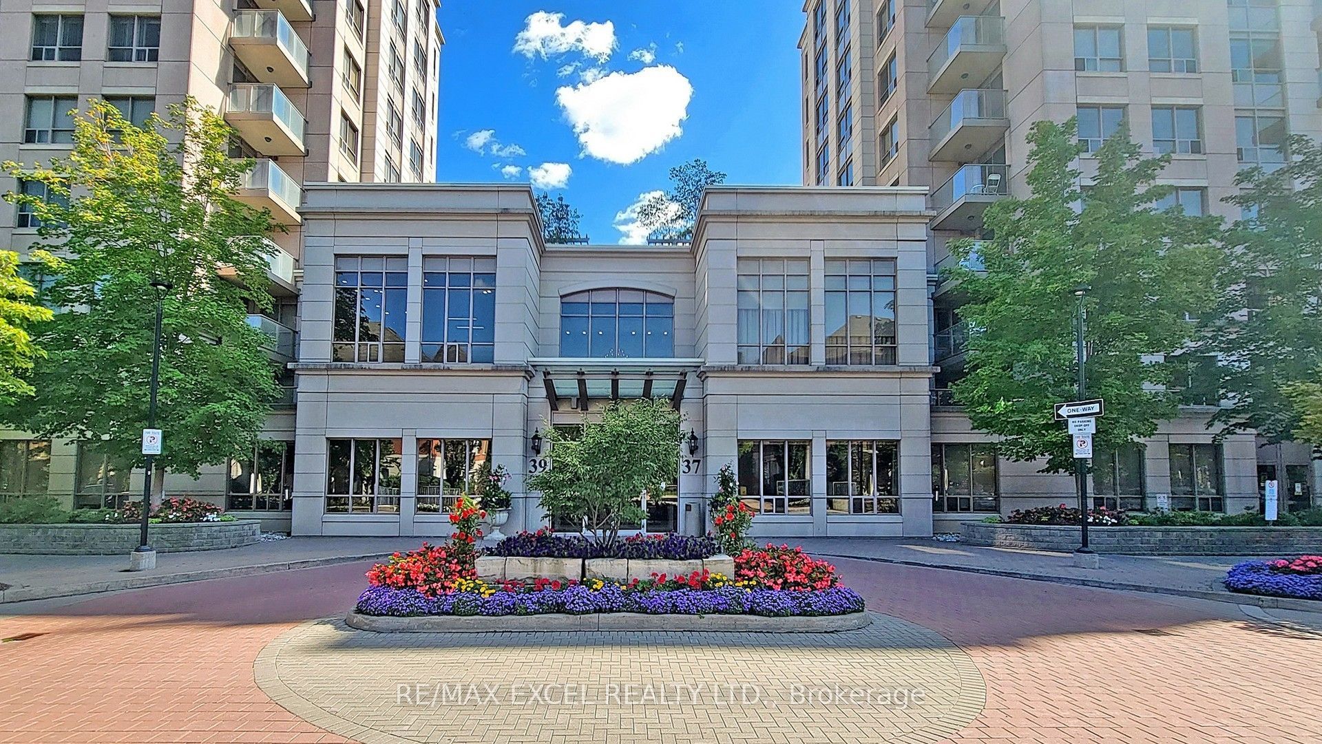 37 Galleria Parkway 202, Markham, ON L3T 0A5 photo 3