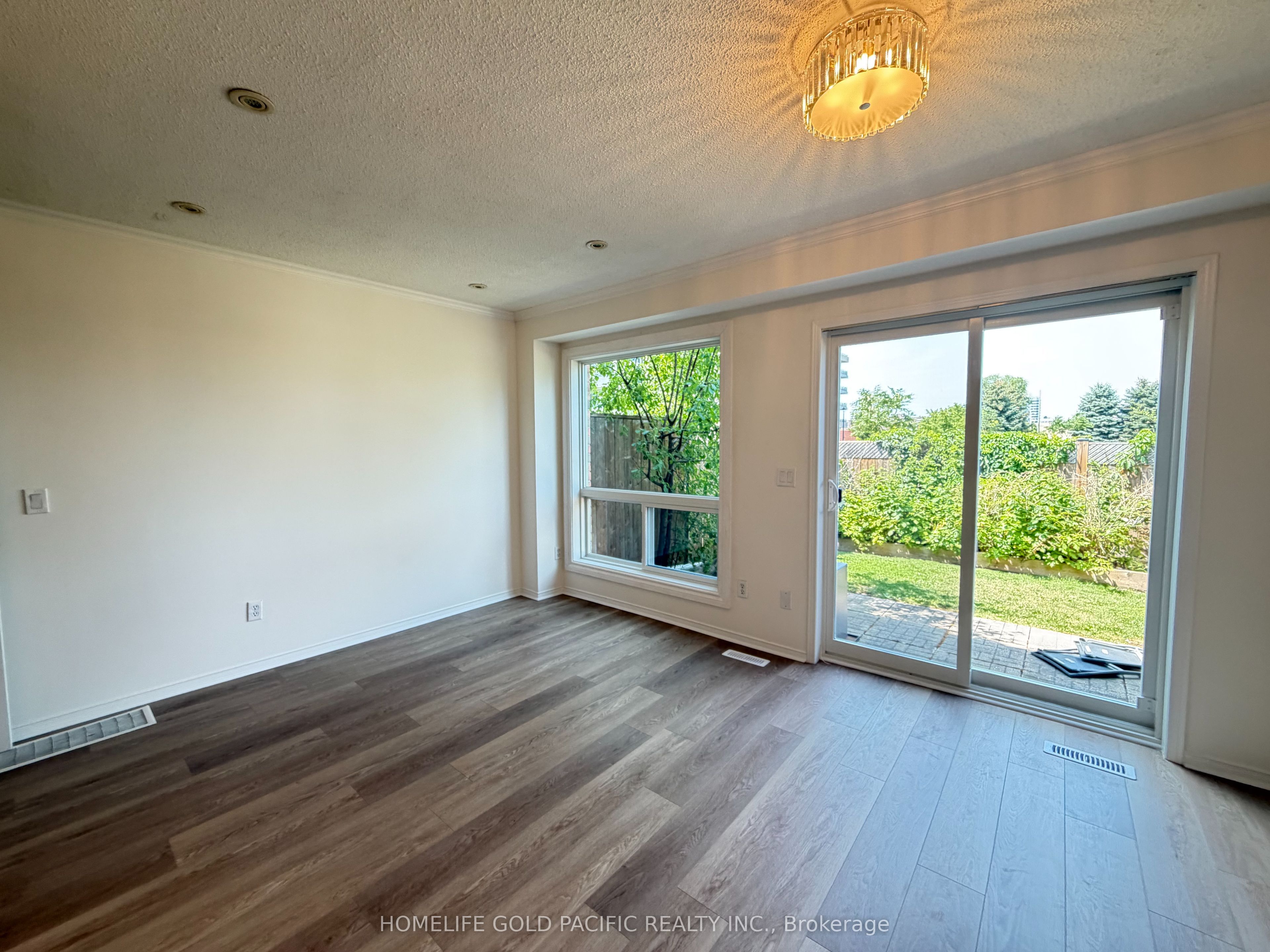 81 Northern Heights Drive 4A, Richmond Hill, ON L4B 4C9 photo 4