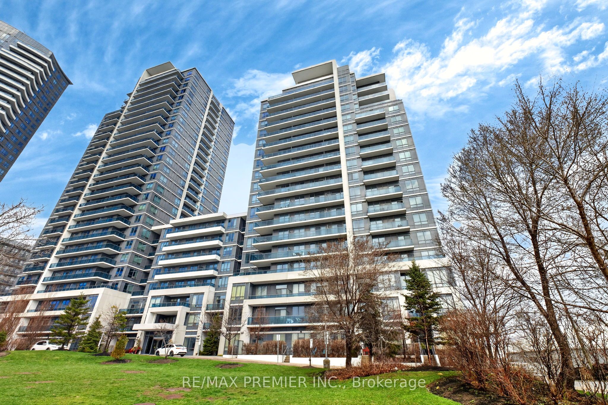 7167 Yonge Street 608, Markham, ON L3T 0E1
