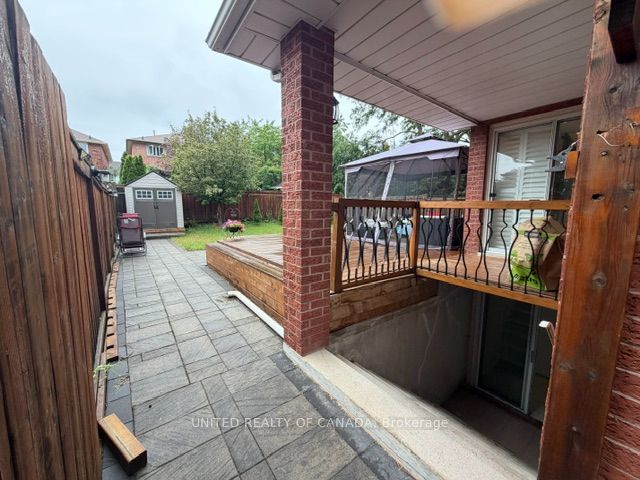8 Hearthstone Crescent Basement, Richmond Hill, ON L4B 3E2 photo 4