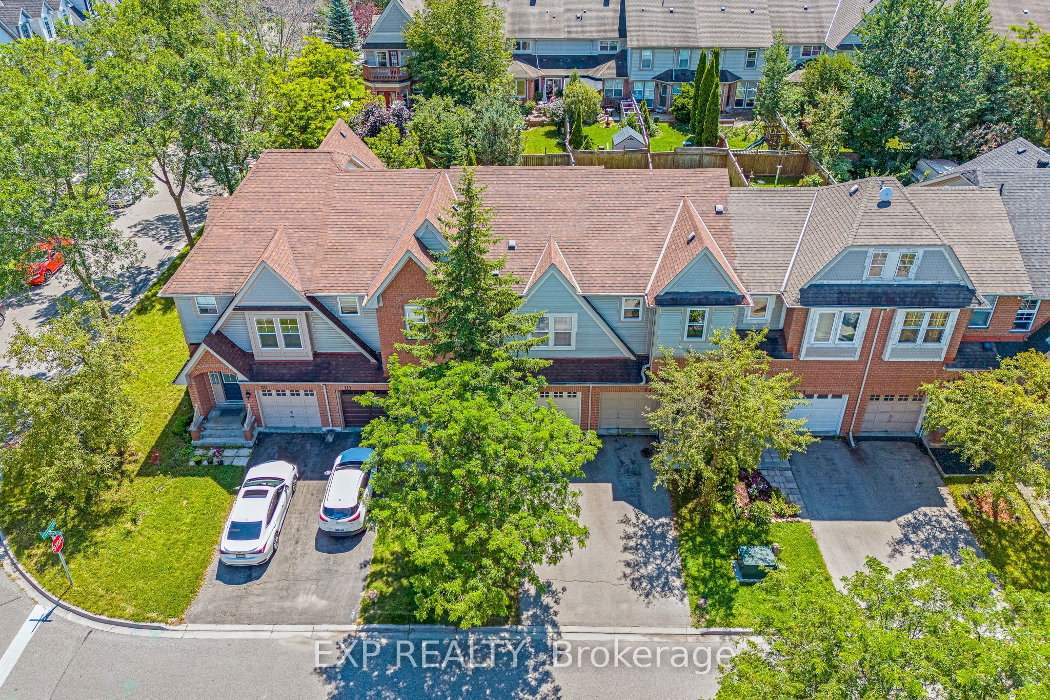 117 Mugford Road, Aurora, ON L4G 7J5 photo 2