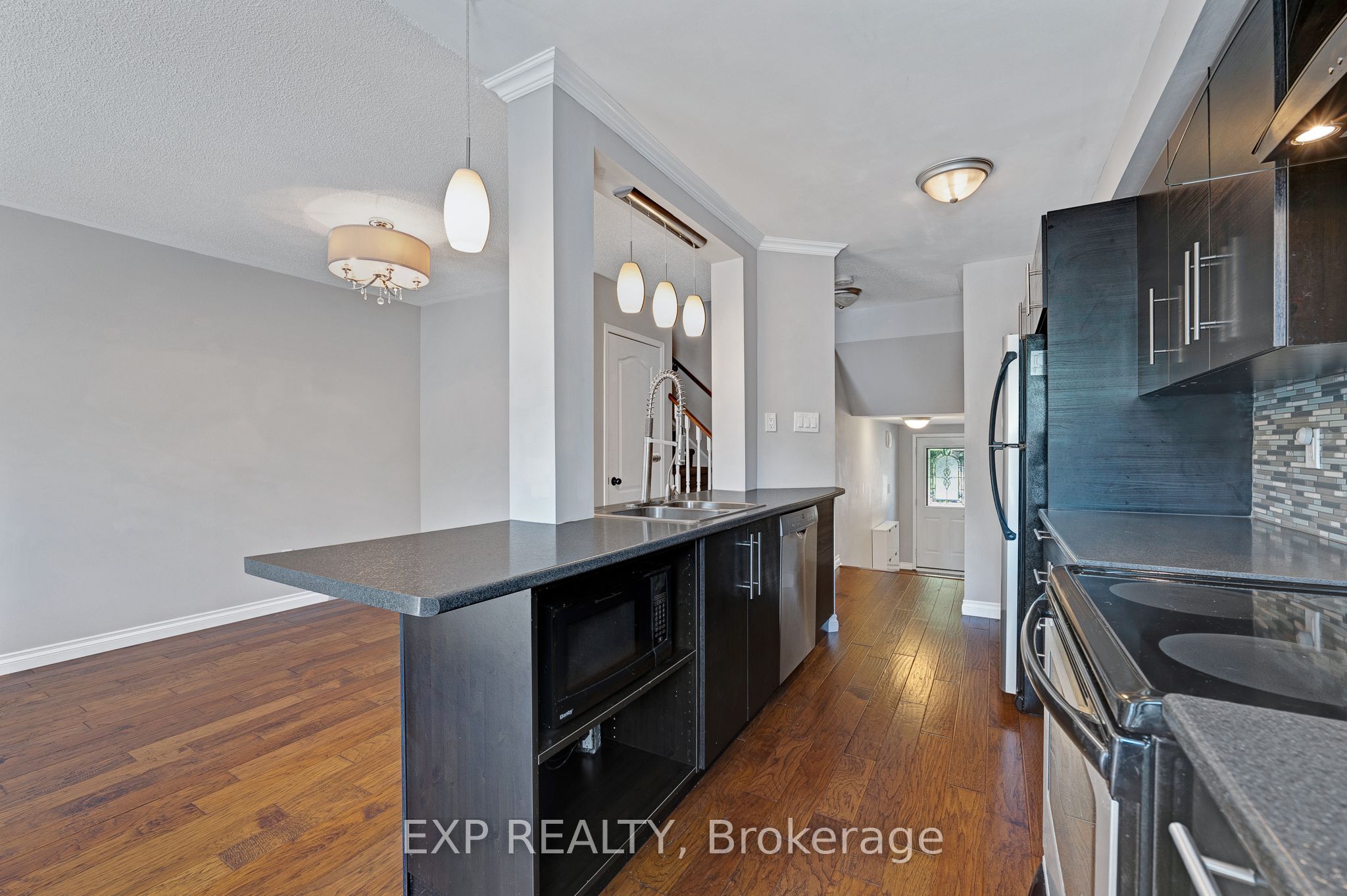 117 Mugford Road, Aurora, ON L4G 7J5 photo 5