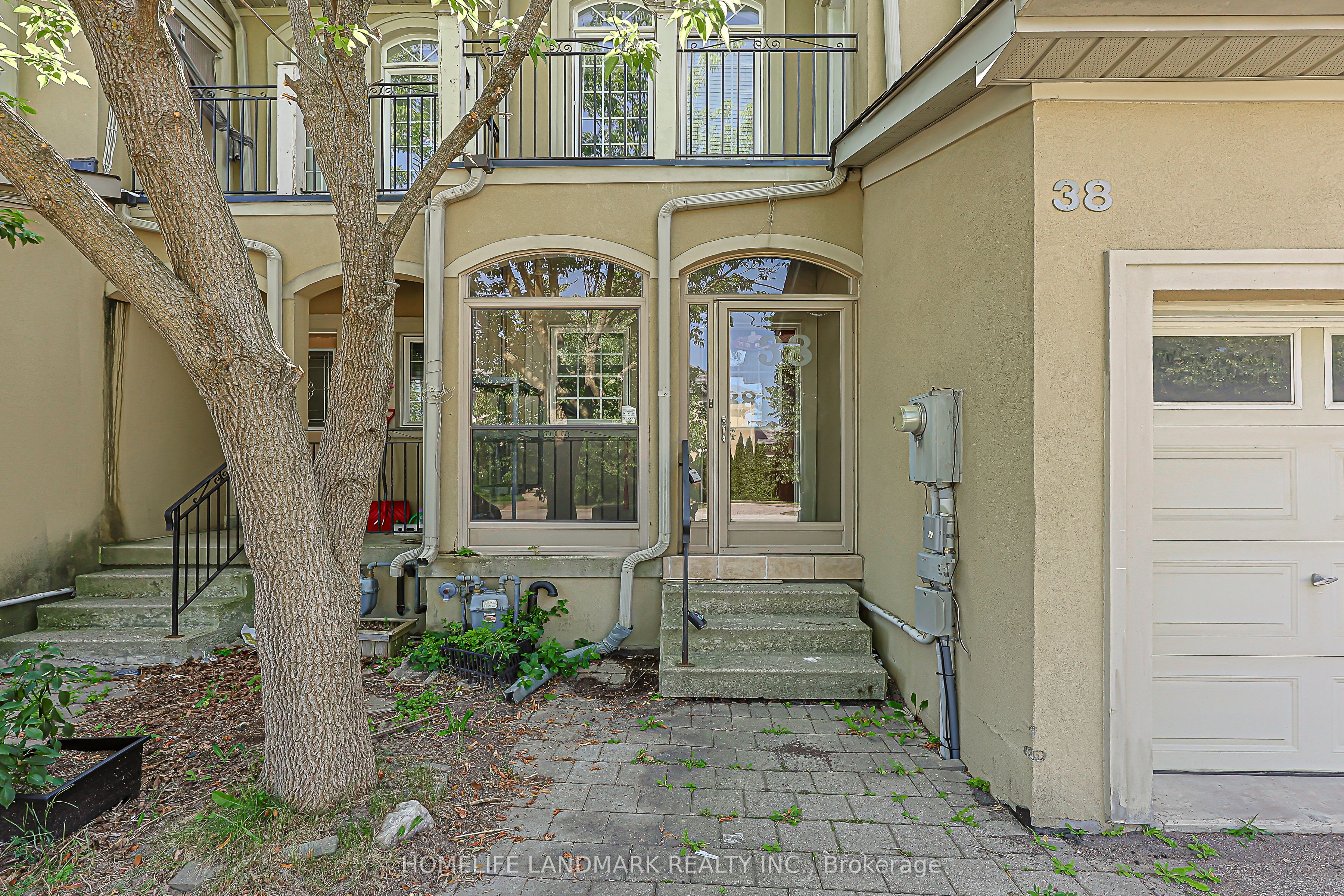 38 Romance Drive, Richmond Hill, ON L4S 2R7 photo 2
