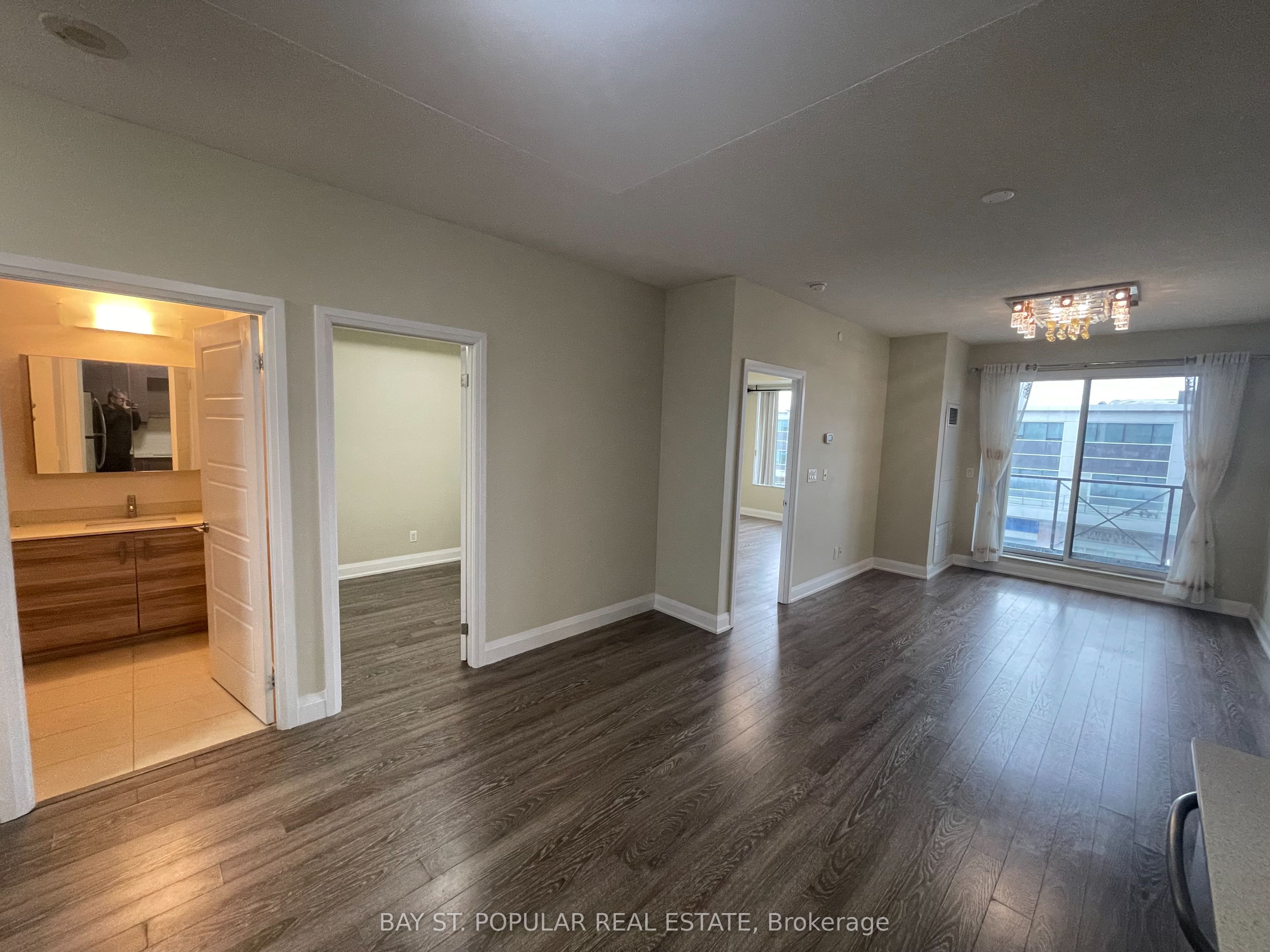 8228 Birchmount Road 527, Markham, ON L3R 1A6 photo 2