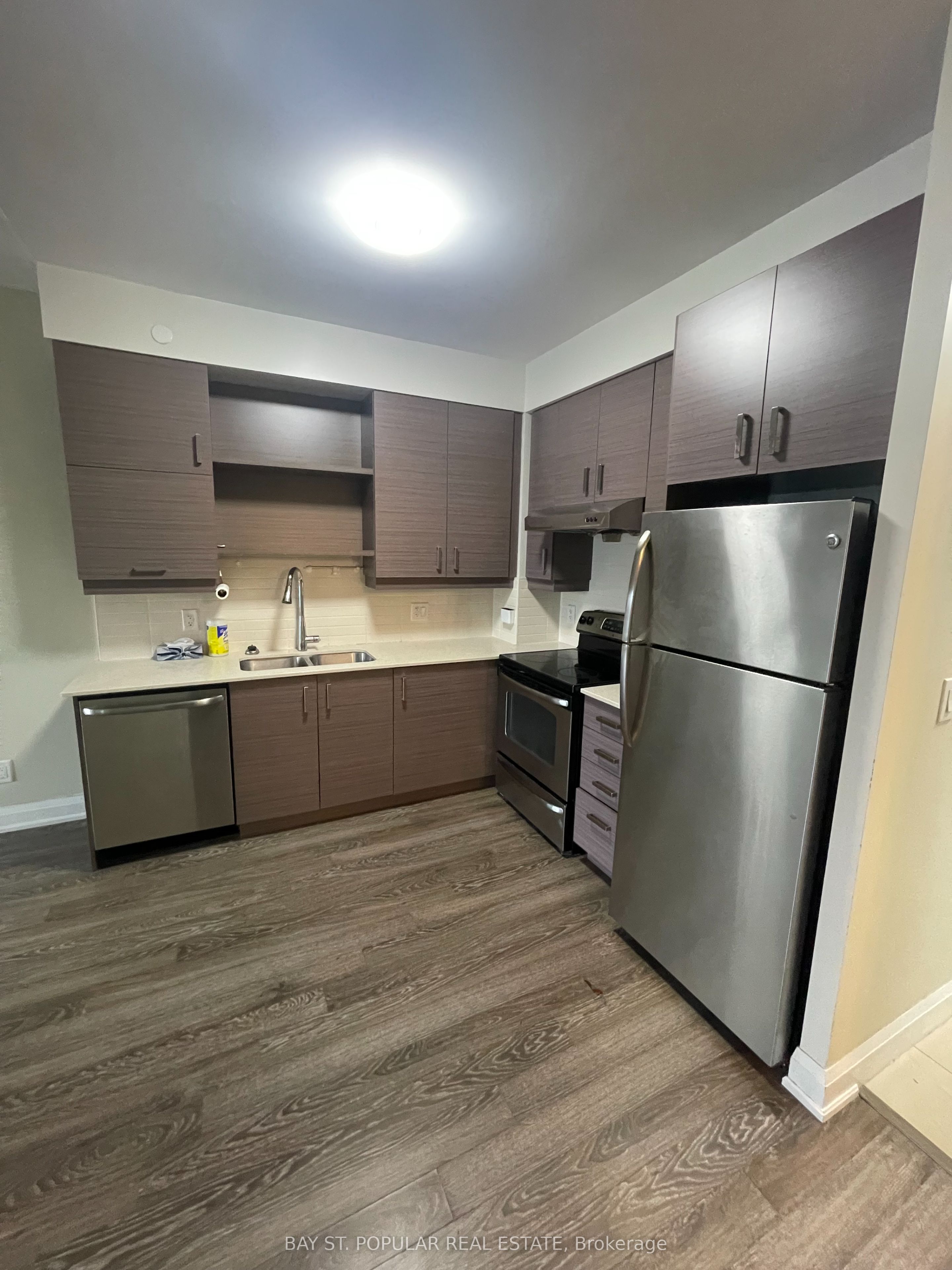 8228 Birchmount Road 527, Markham, ON L3R 1A6 photo 5