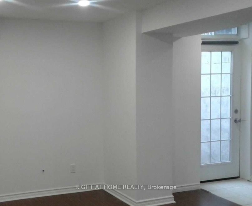 75 Maffey Crescent Bsmet, Richmond Hill, ON L4S 0A8 photo 2