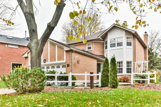 11 Berkeley Court, Markham, ON L3R 6M4 photo 2