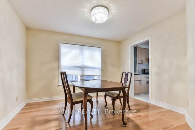 11 Berkeley Court, Markham, ON L3R 6M4 photo 4