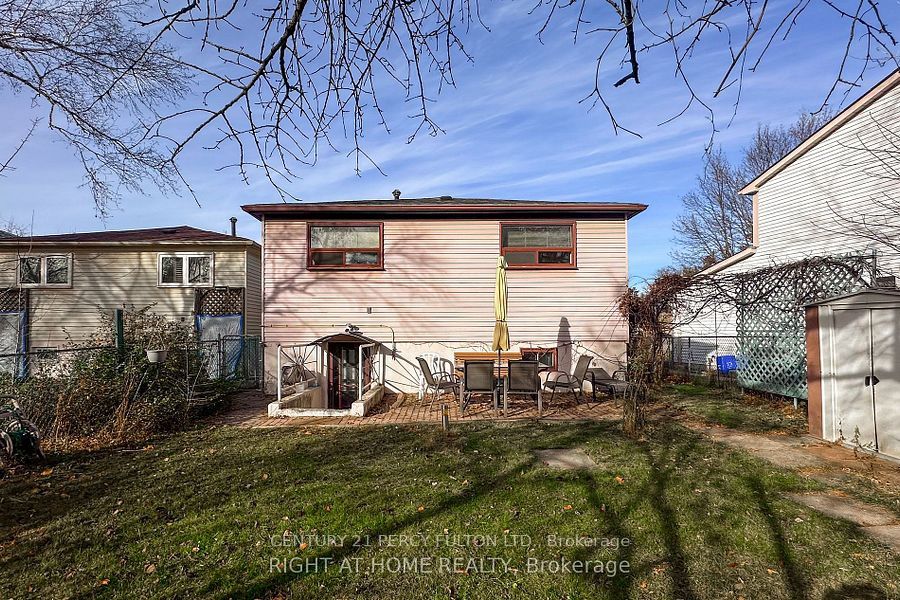 57 Lillooet Crescent upper, Richmond Hill, ON L4C 5A6 photo 2