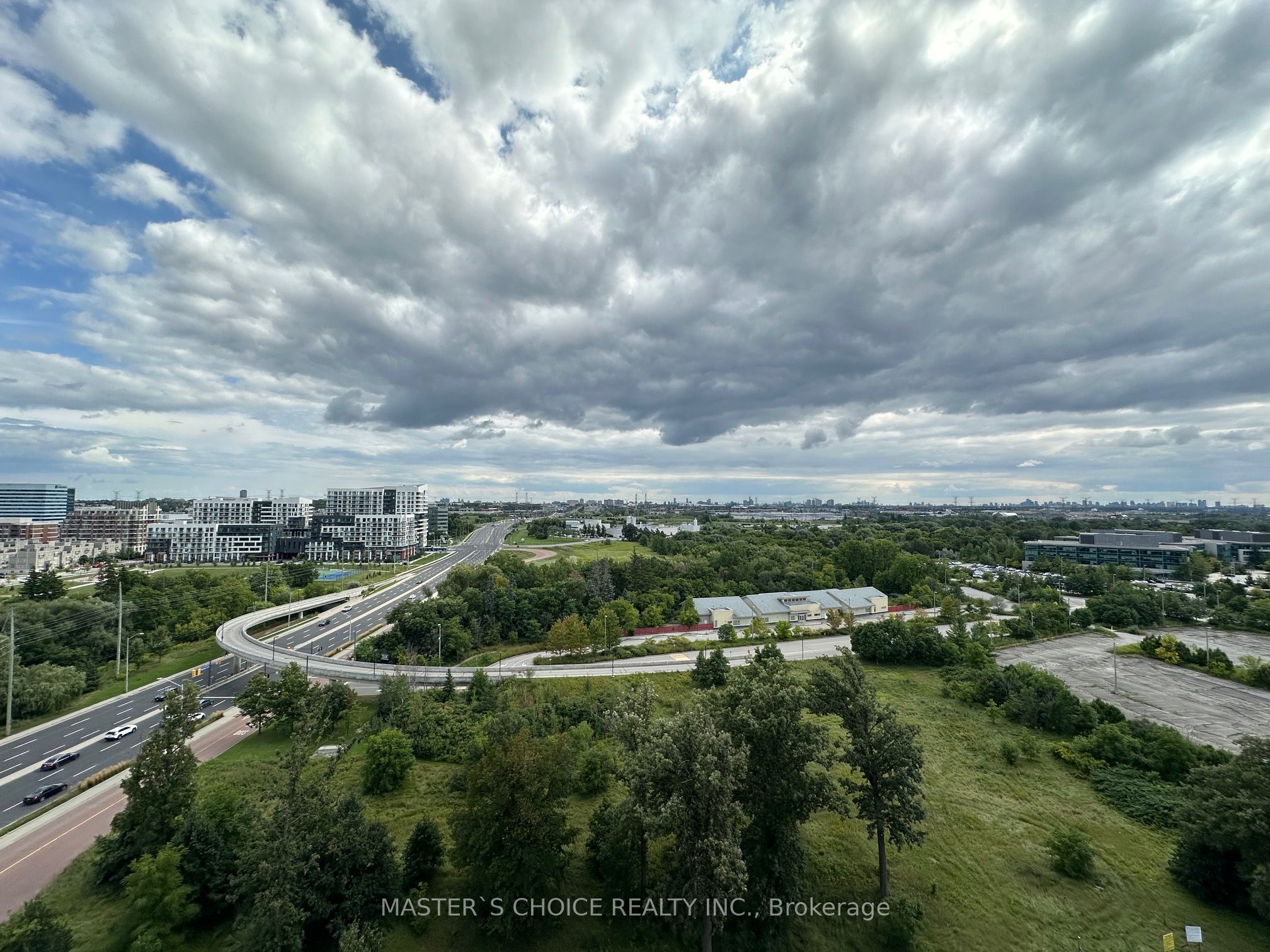8 Cedarland Drive 1705, Markham, ON L6G 0H4 photo 3