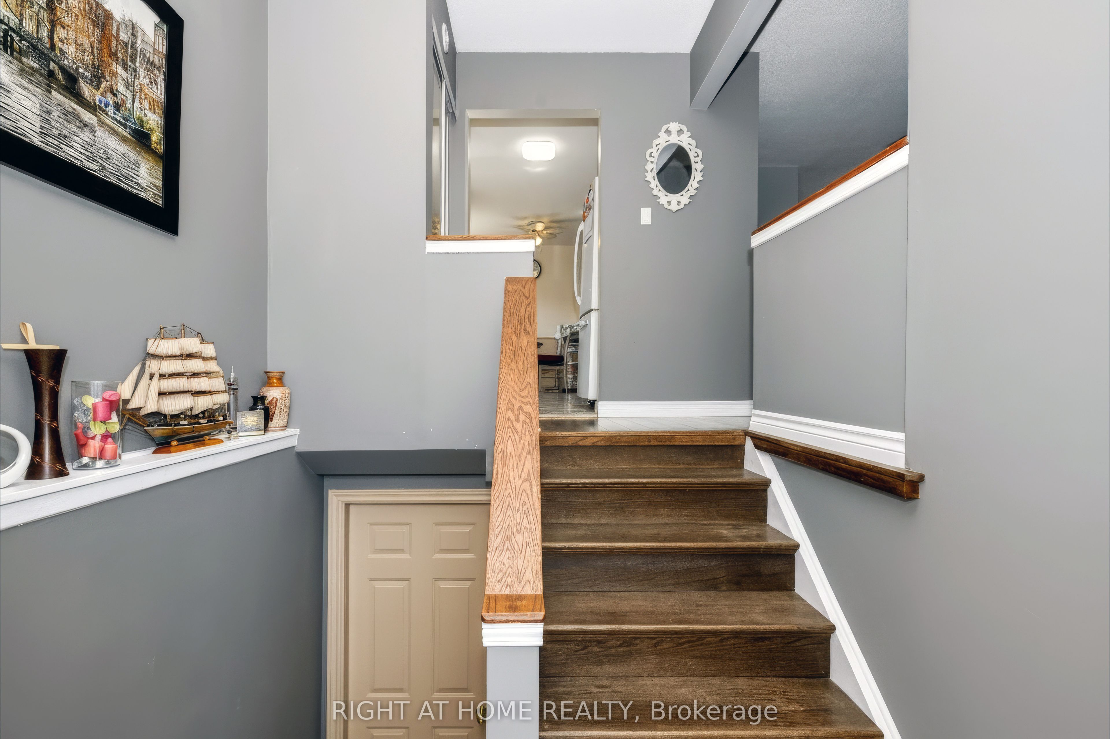 229 Britannia Avenue, Bradford West Gwillimbury, ON L3Z 1A4 photo 4