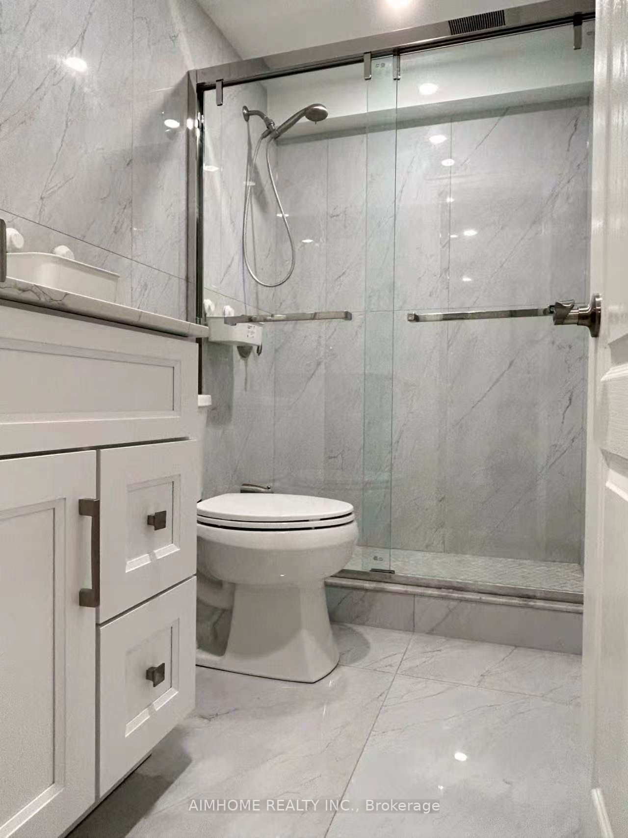 130 Village Gate Drive, Markham, ON L6C 1Y5 photo 3