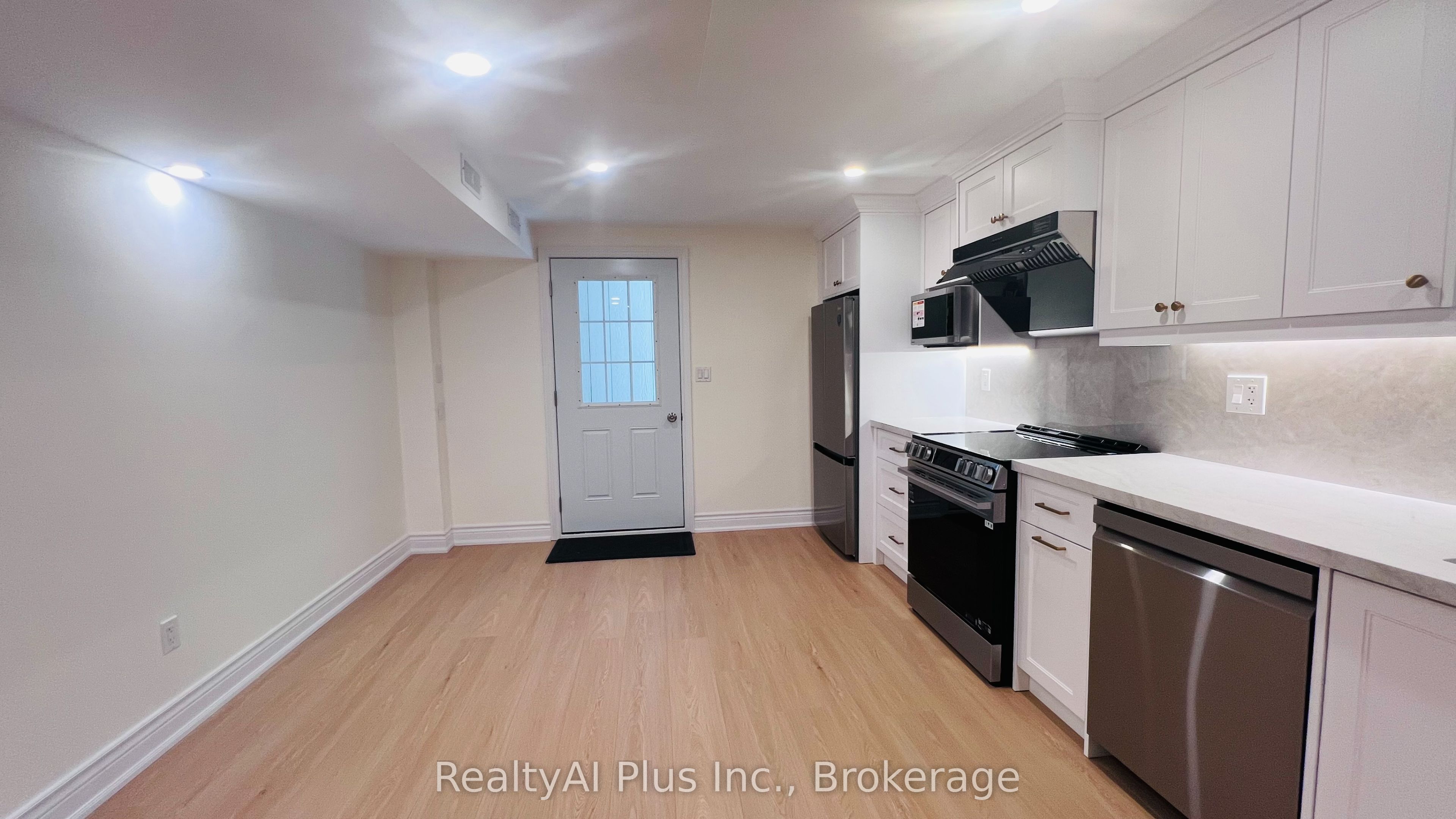 37 Bowhill Drive Walk-Out Basement, Richmond Hill, ON L4B 4V3 photo 2