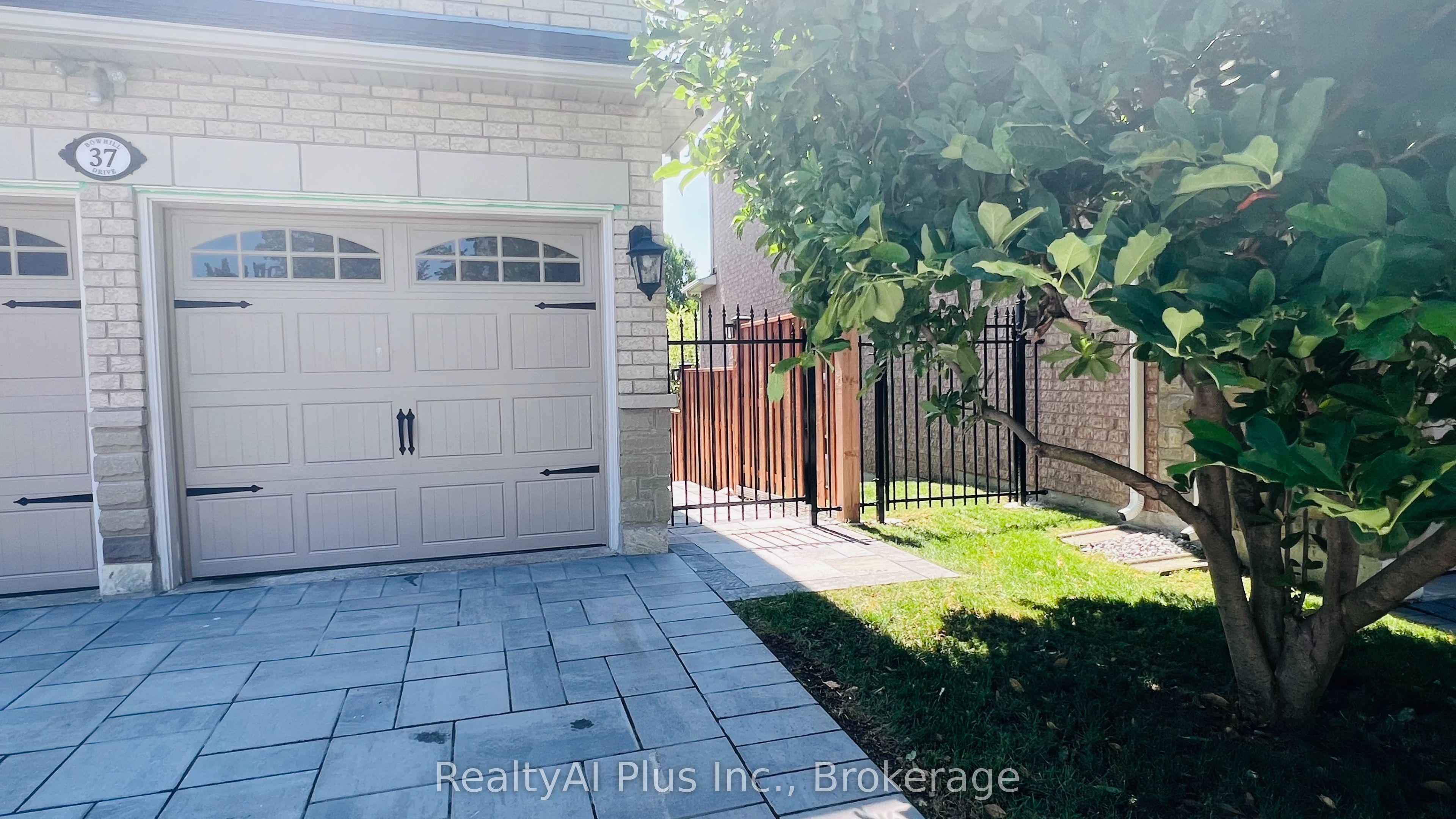 37 Bowhill Drive Walk-Out Basement, Richmond Hill, ON L4B 4V3 photo 3