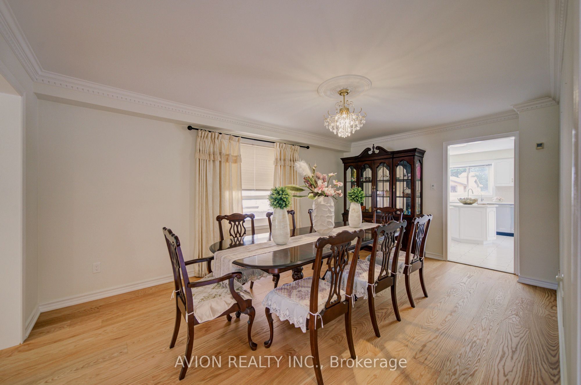 203 Valleymede Drive, Richmond Hill, ON L4B 3S4 photo 5