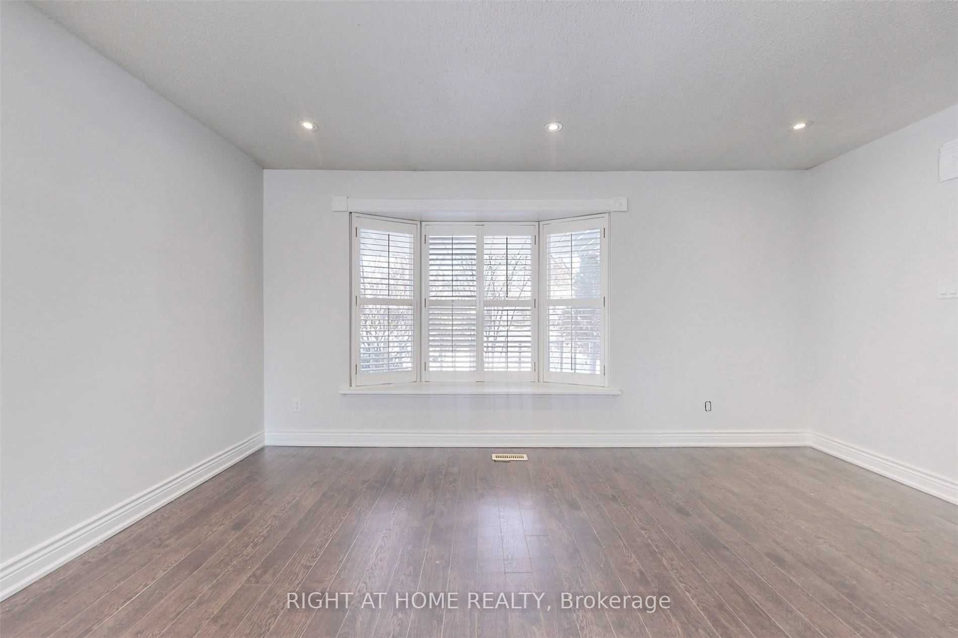 54 Penwick Crescent, Richmond Hill, ON L4C 5B4 photo 5