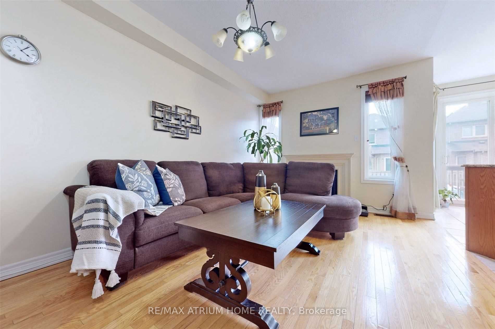41 Thistle Avenue, Richmond Hill, ON L4E 0B8 photo 3