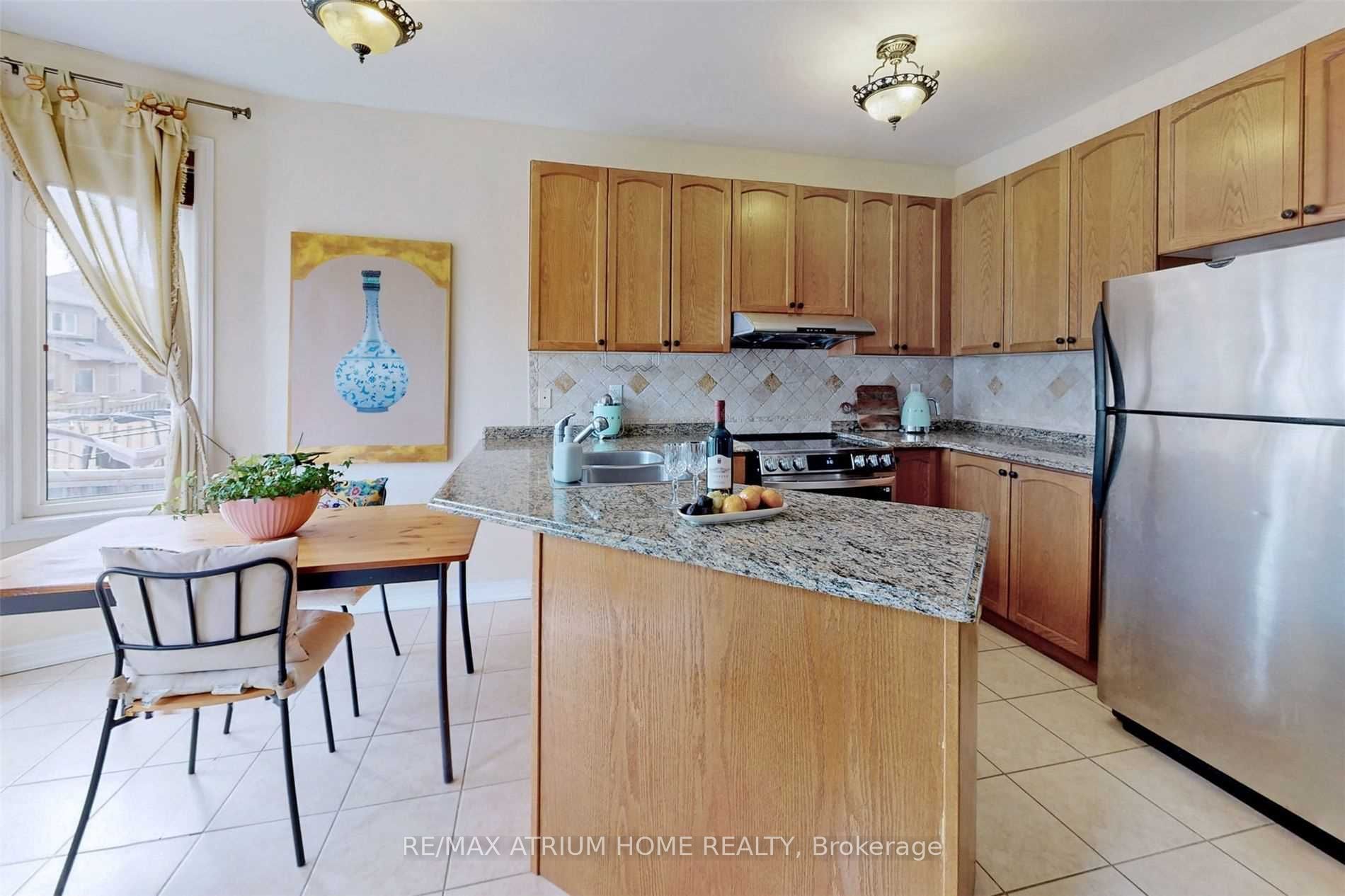 41 Thistle Avenue, Richmond Hill, ON L4E 0B8 photo 4