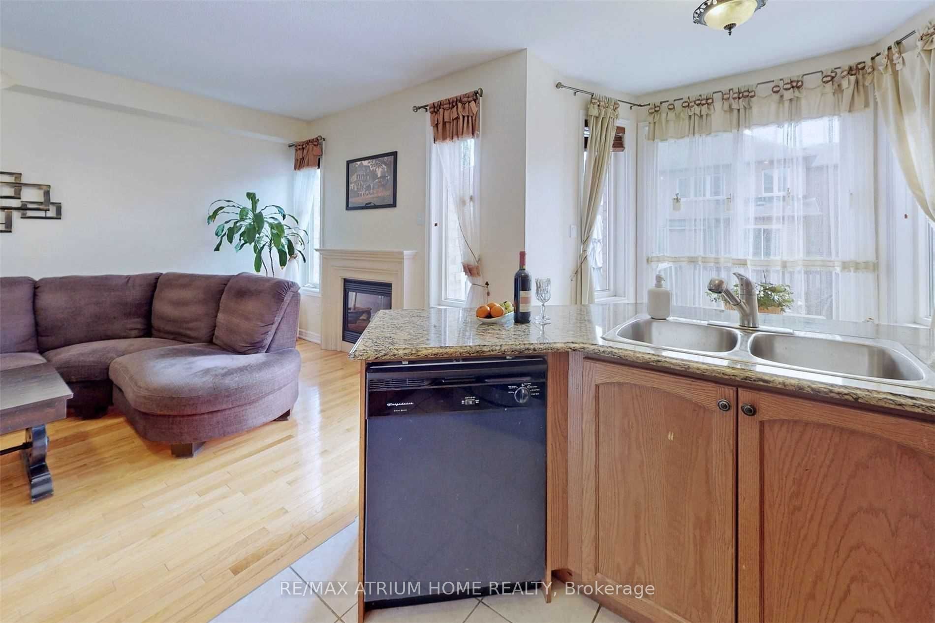 41 Thistle Avenue, Richmond Hill, ON L4E 0B8 photo 5