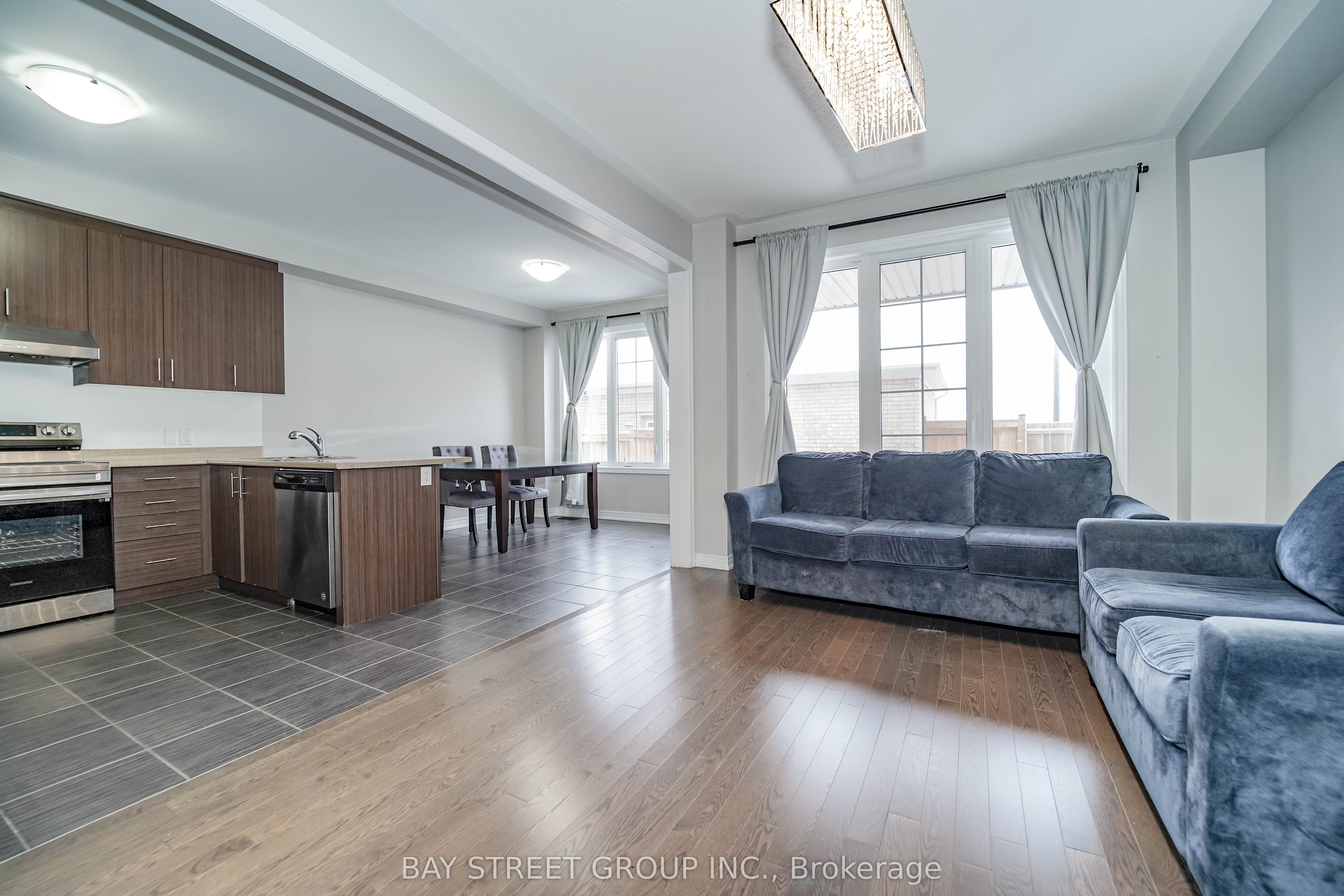 7 Gordon Landon Drive, Markham, ON L6B 0X9 photo 4