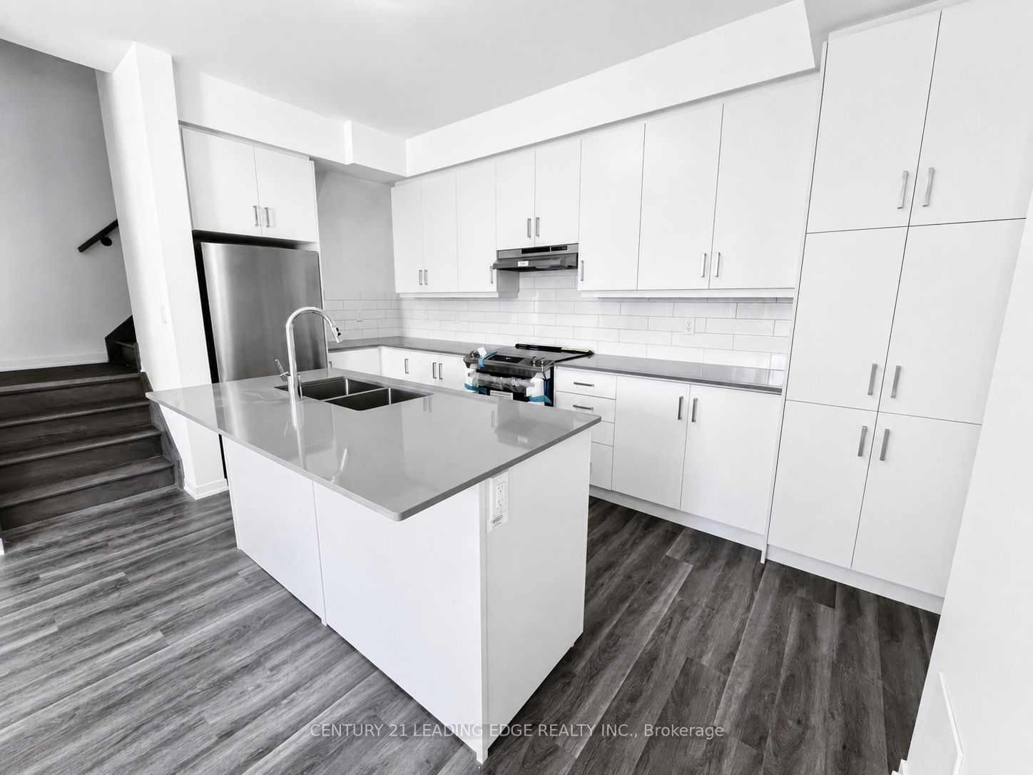 11 Almond Blossom Mews 137, Vaughan, ON L4K 5Z8 photo 4