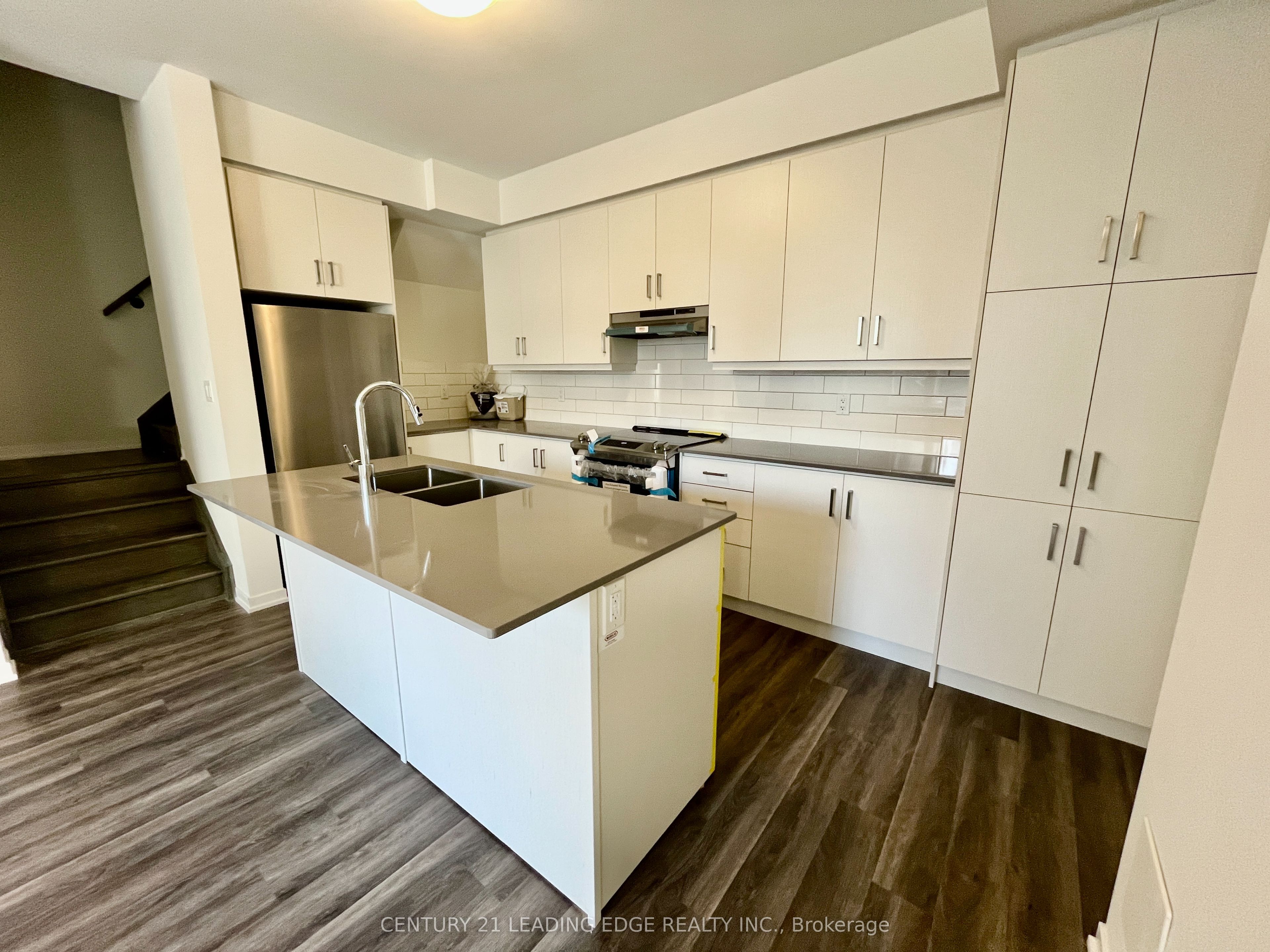11 Almond Blossom Mews 137, Vaughan, ON L4K 5Z8 photo 5