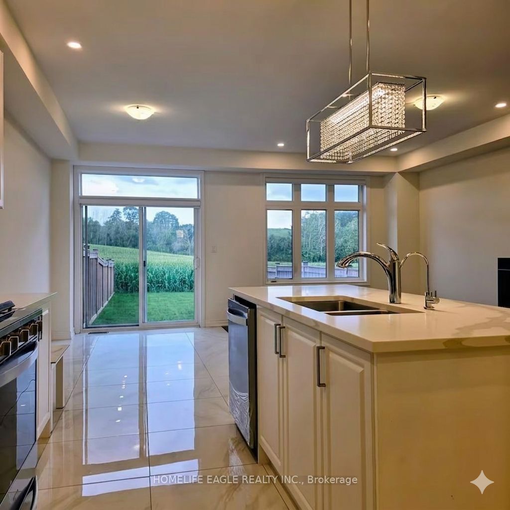 321 Silk Twist Drive, East Gwillimbury, ON L9N 1R8 photo 3