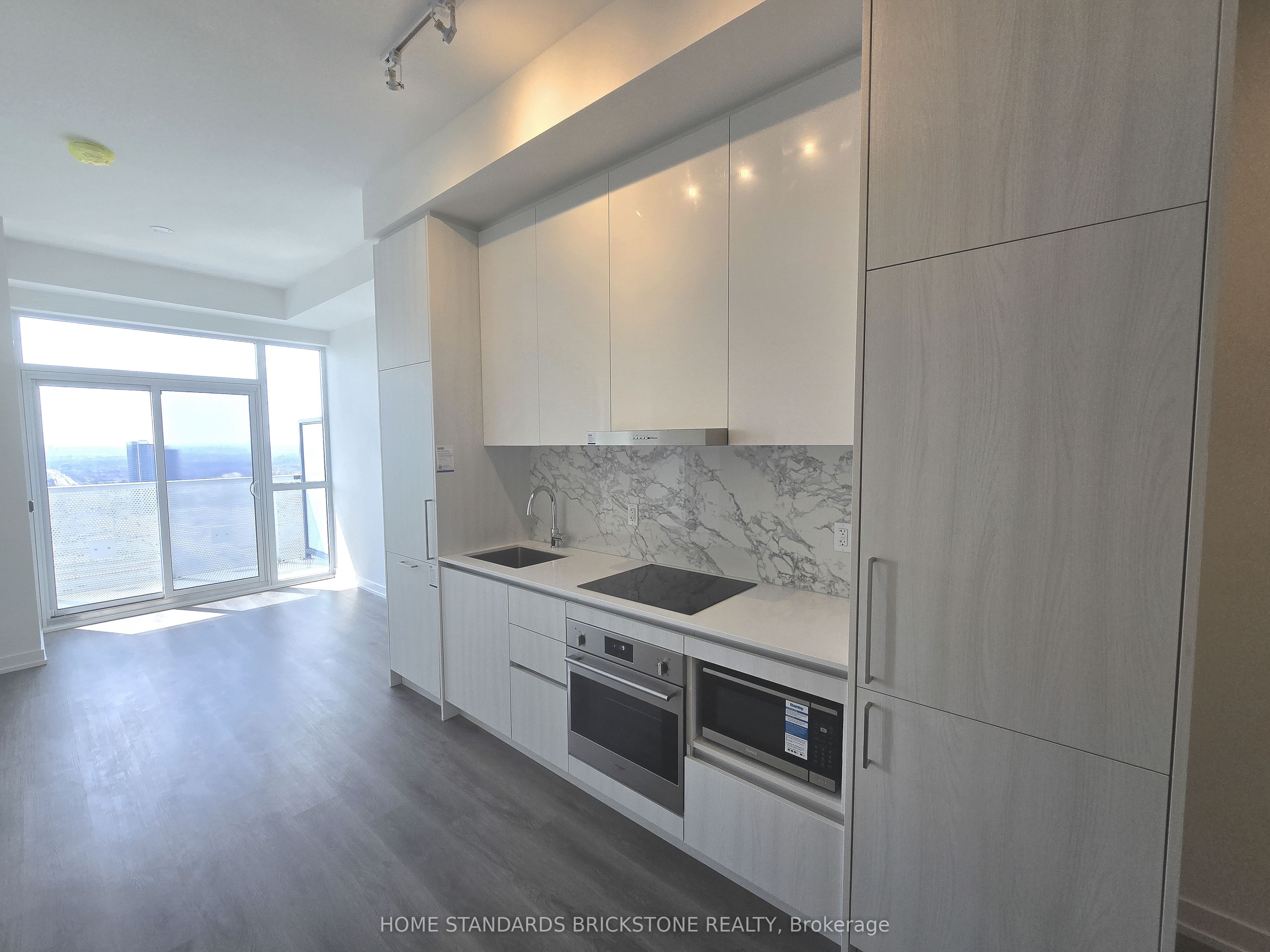 225 Commerce Street 3608, Vaughan, ON L4K 0R1 photo 5