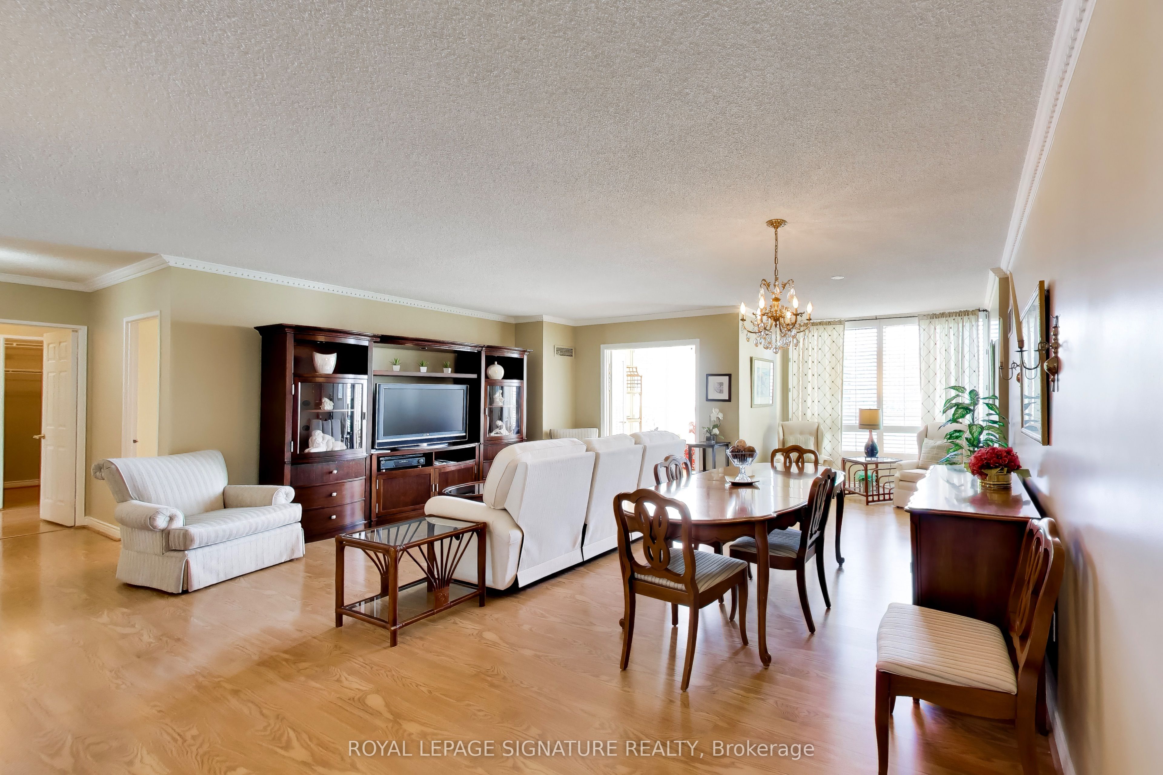 1 Clark Avenue W 1802, Vaughan, ON L4J 7Y6 photo 2