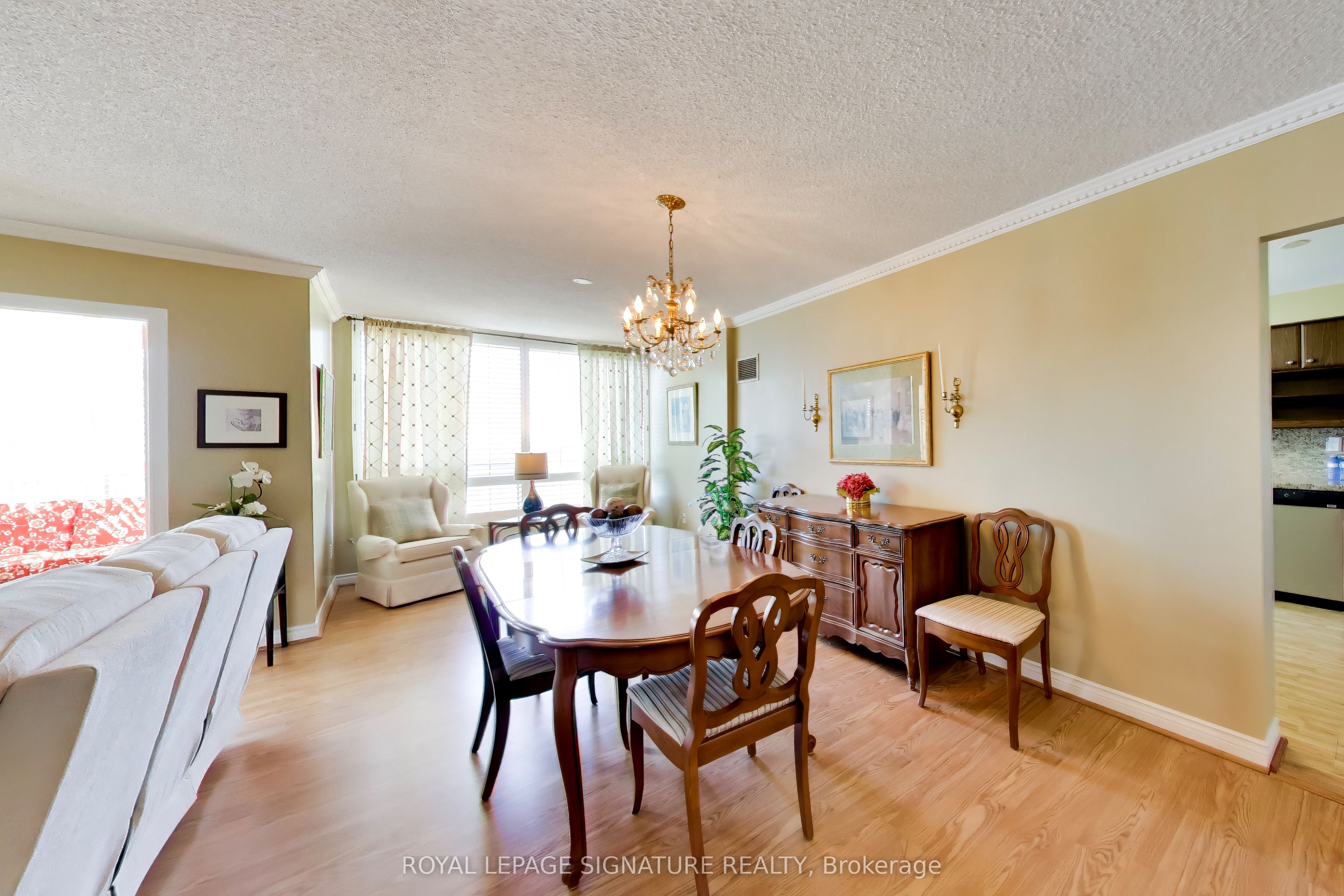 1 Clark Avenue W 1802, Vaughan, ON L4J 7Y6 photo 5