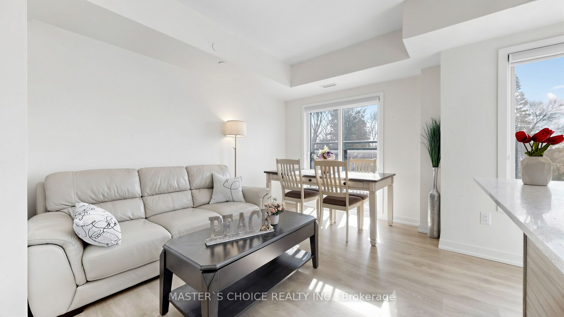 56 Elizabeth Street 1404, Richmond Hill, ON L4C 5W2 photo 4