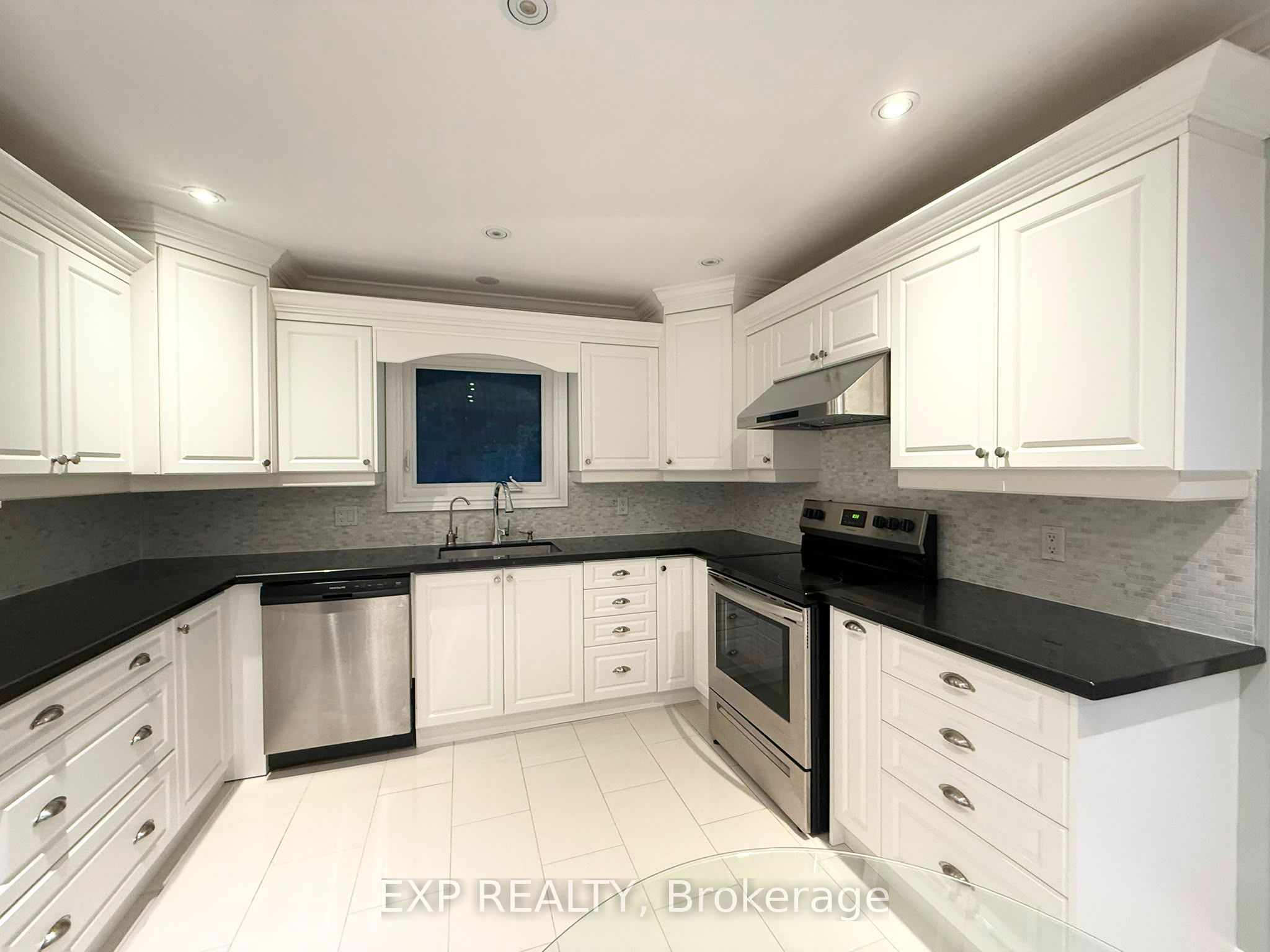12376 Tenth Line, Whitchurch-Stouffville, ON L4A 4Z5 photo 3